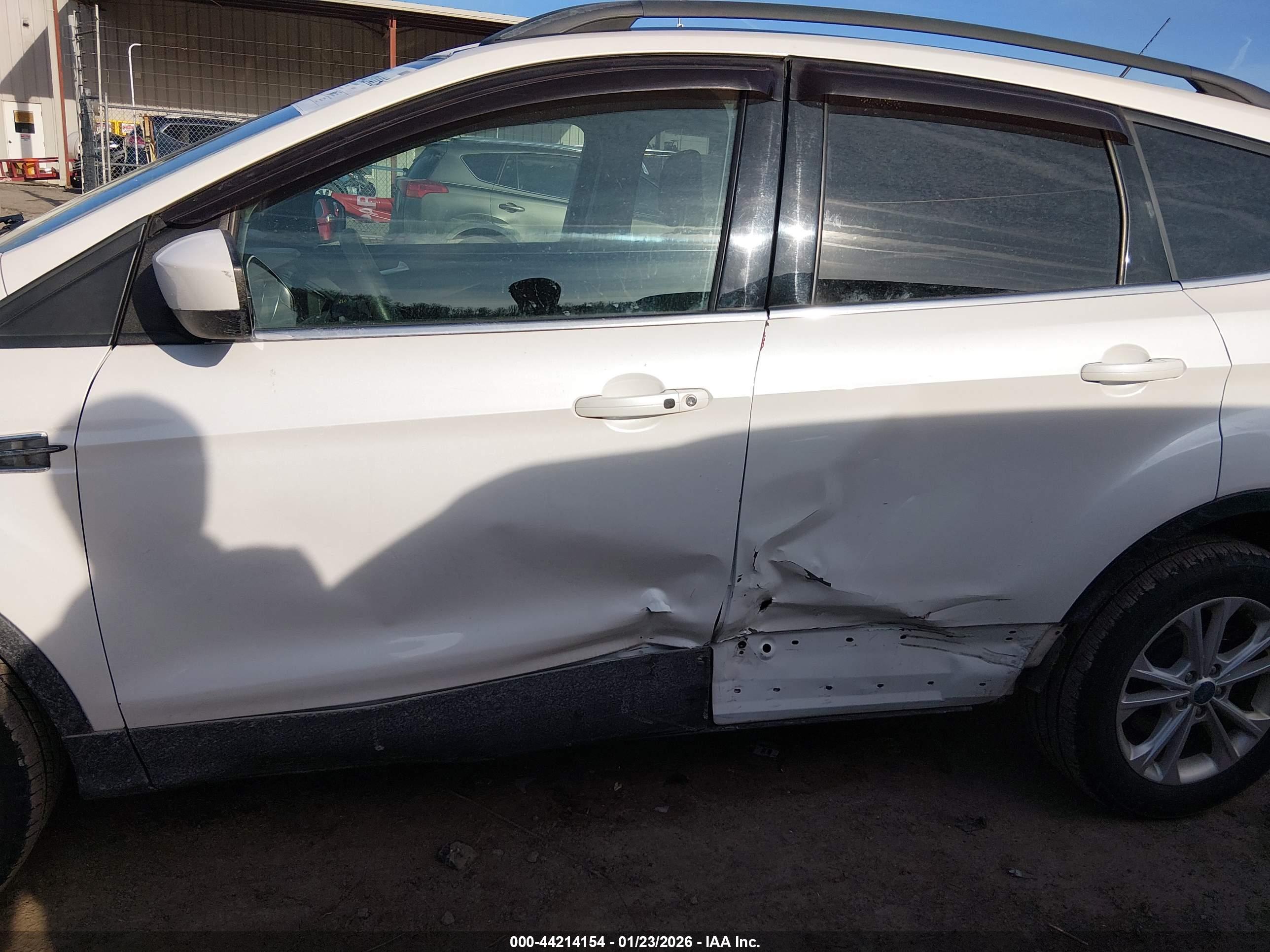 FORD ESCAPE image 6