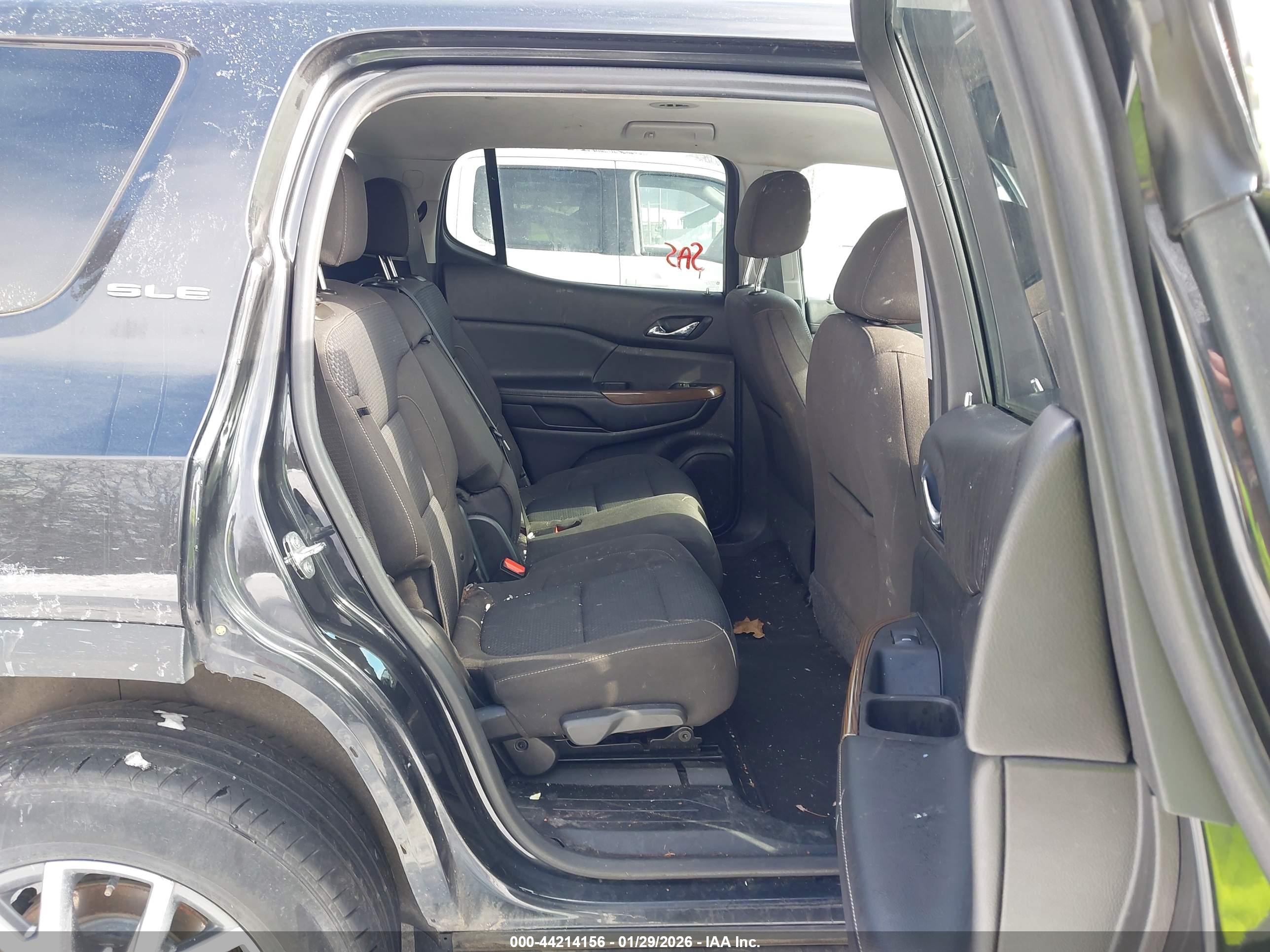 GMC ACADIA image 8