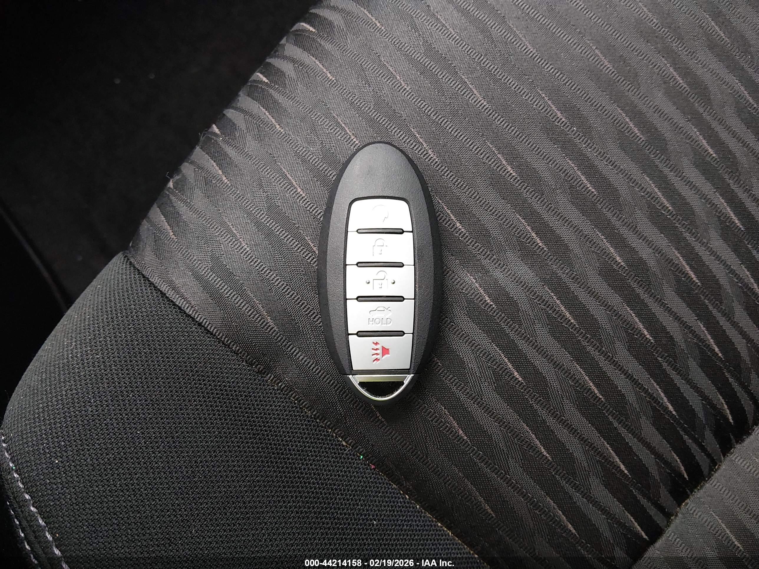 NISSAN ROGUE image 11