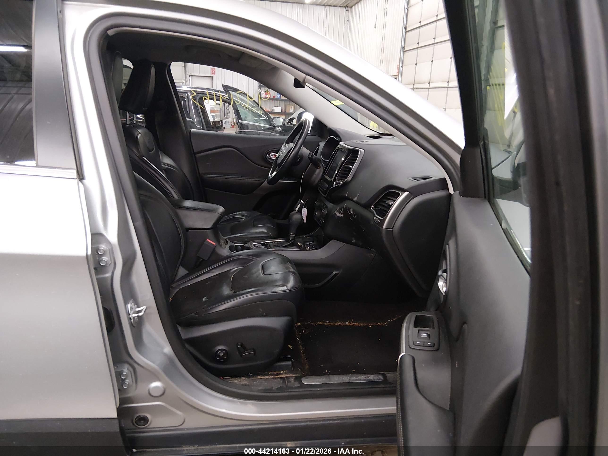JEEP CHEROKEE image 5