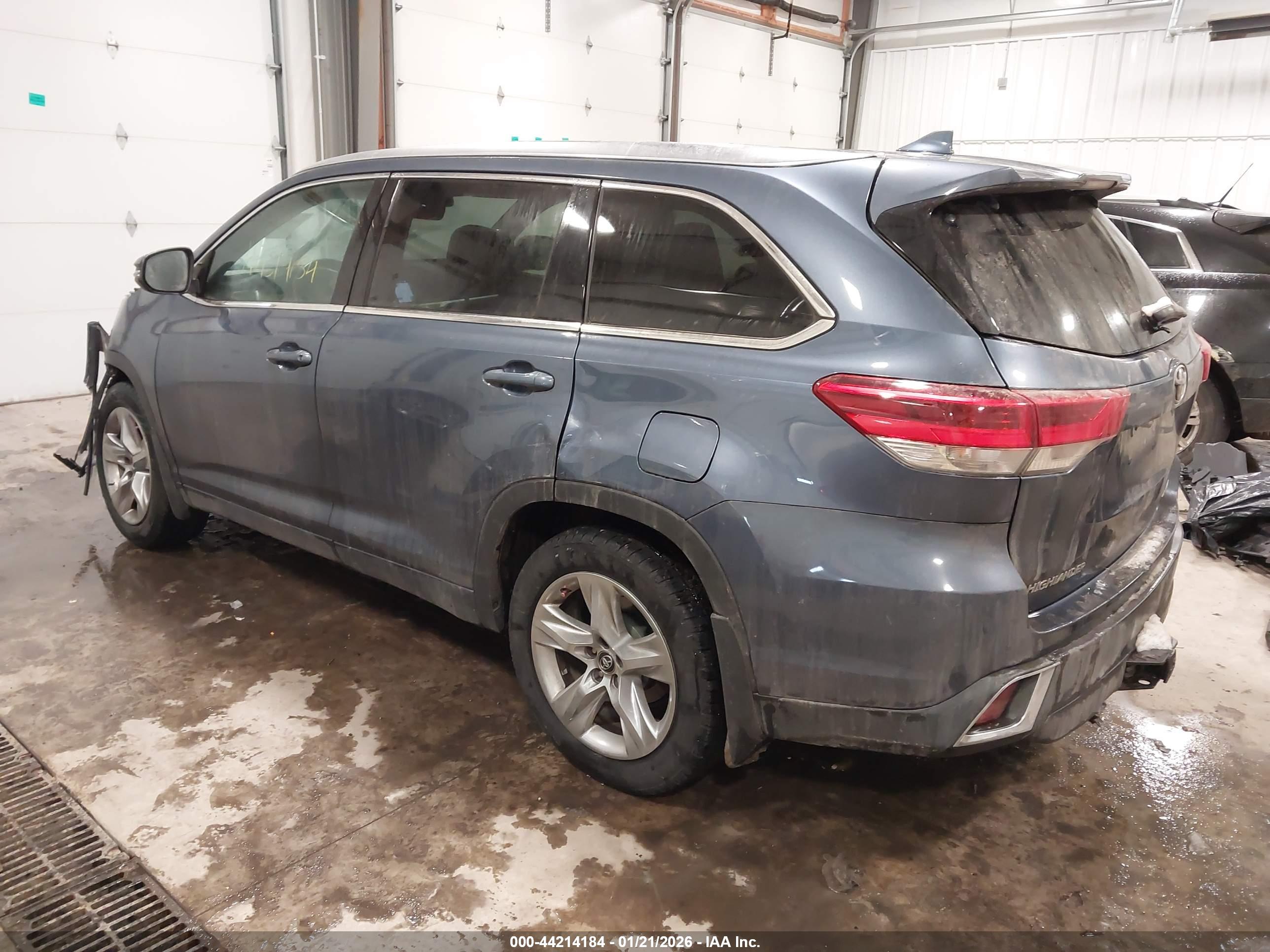 TOYOTA HIGHLANDER image 3