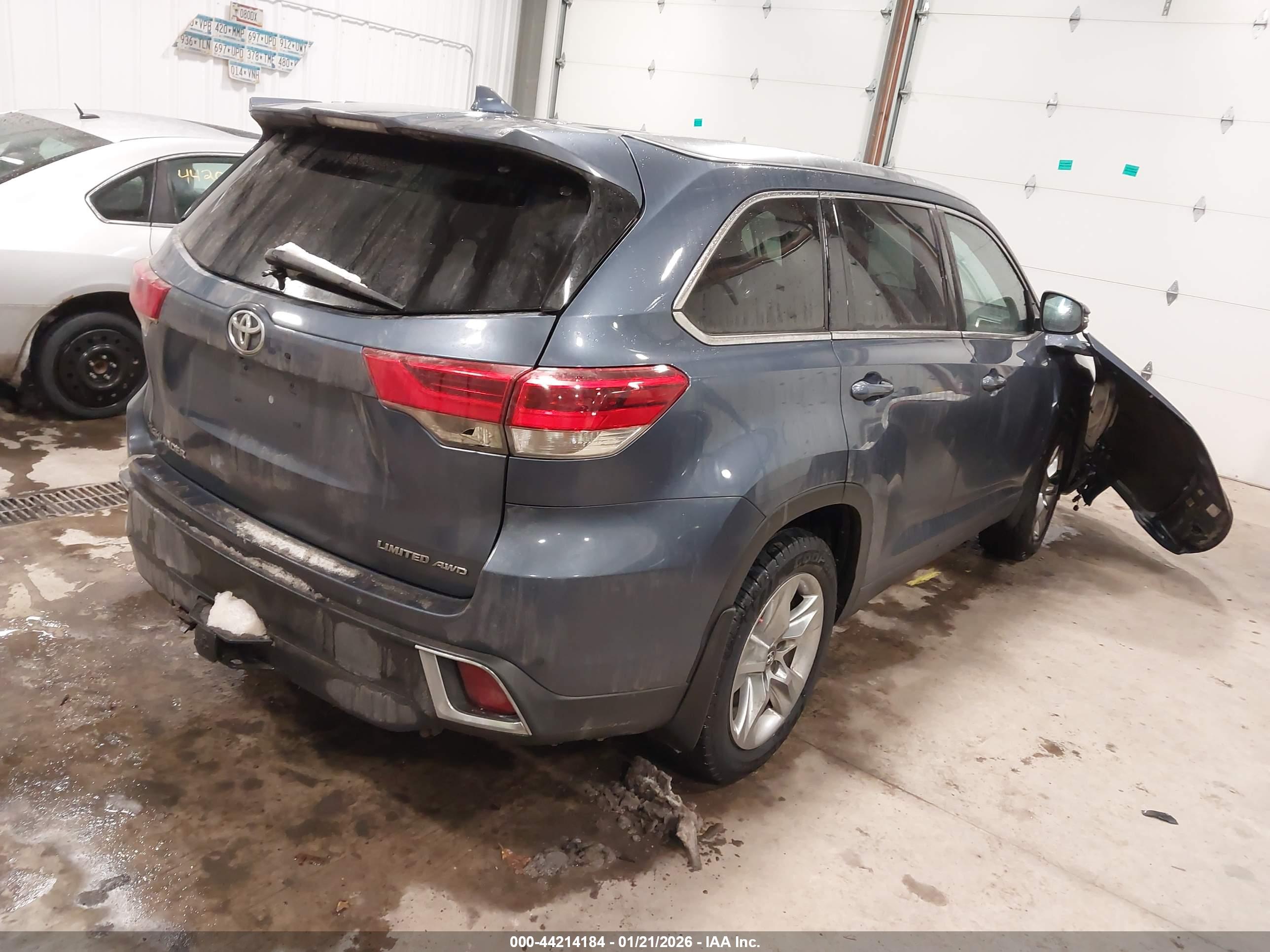 TOYOTA HIGHLANDER image 4