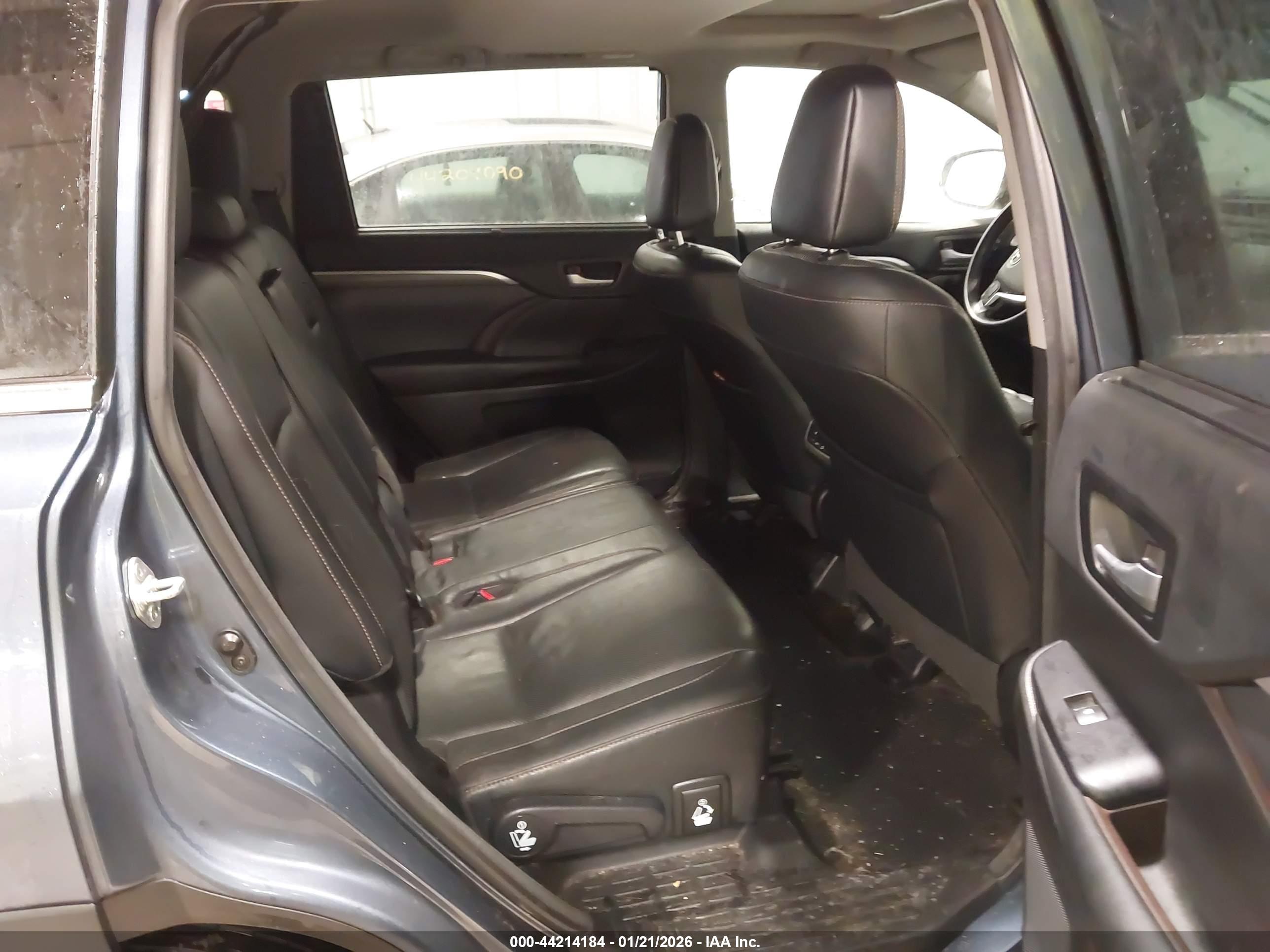 TOYOTA HIGHLANDER image 8
