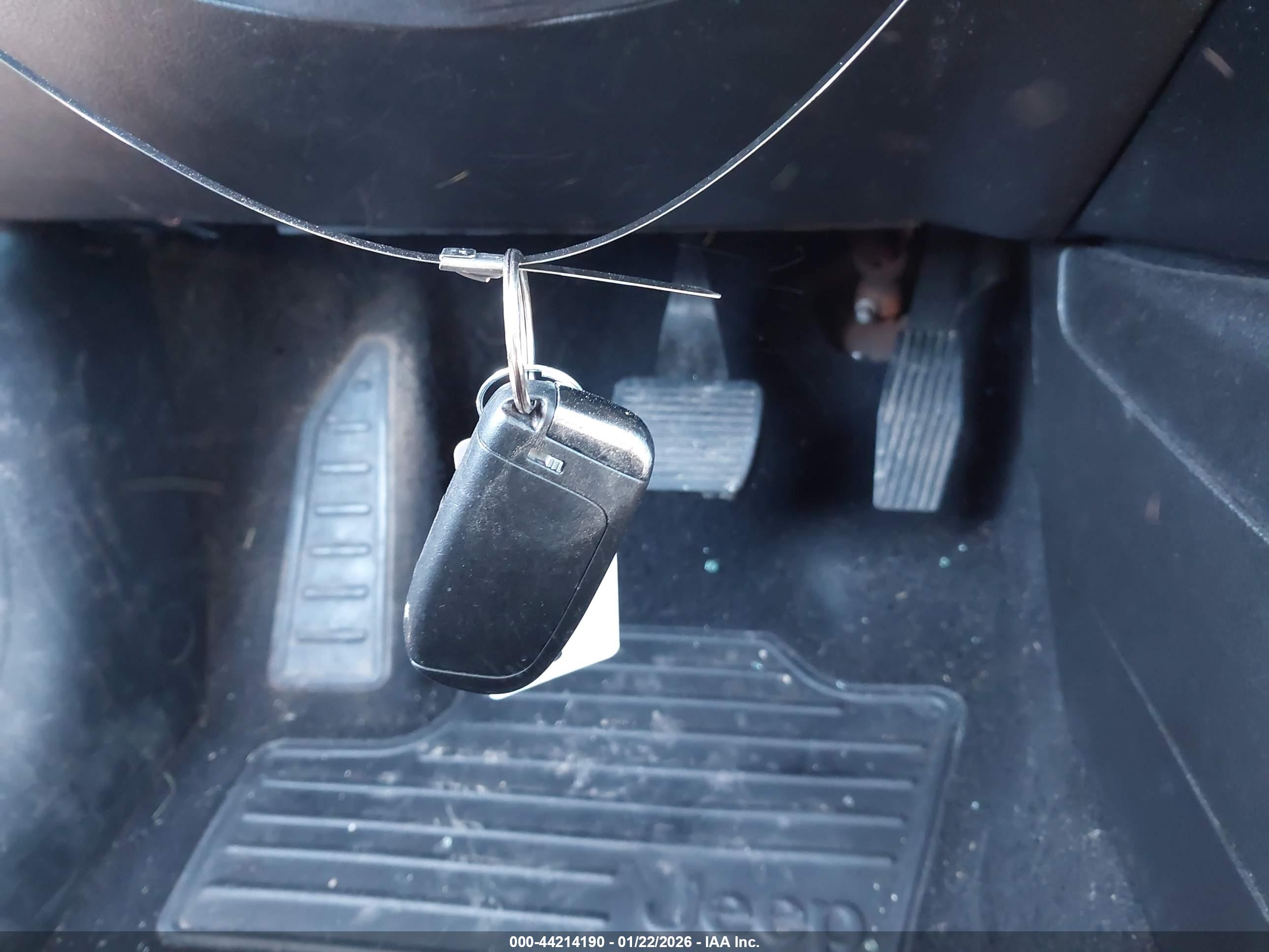 JEEP RENEGADE image 11