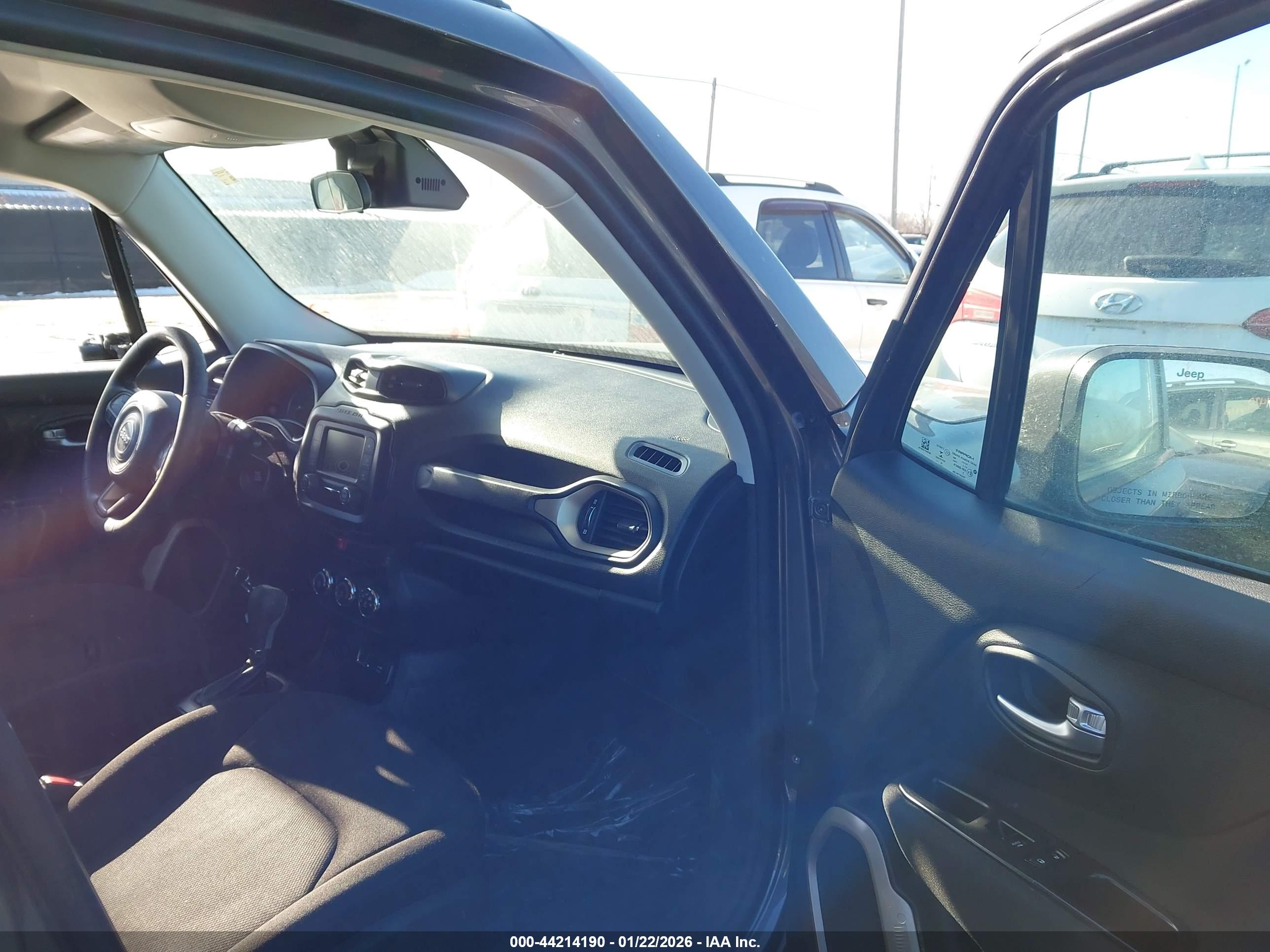 JEEP RENEGADE image 5