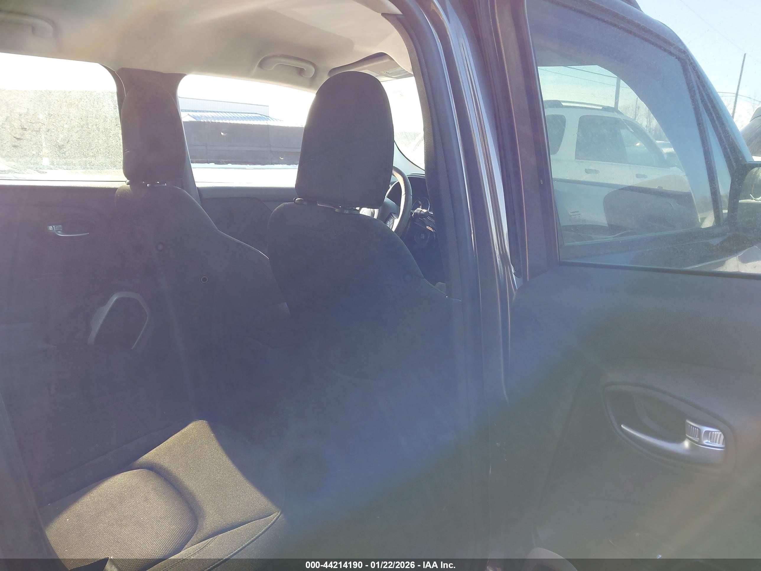 JEEP RENEGADE image 8