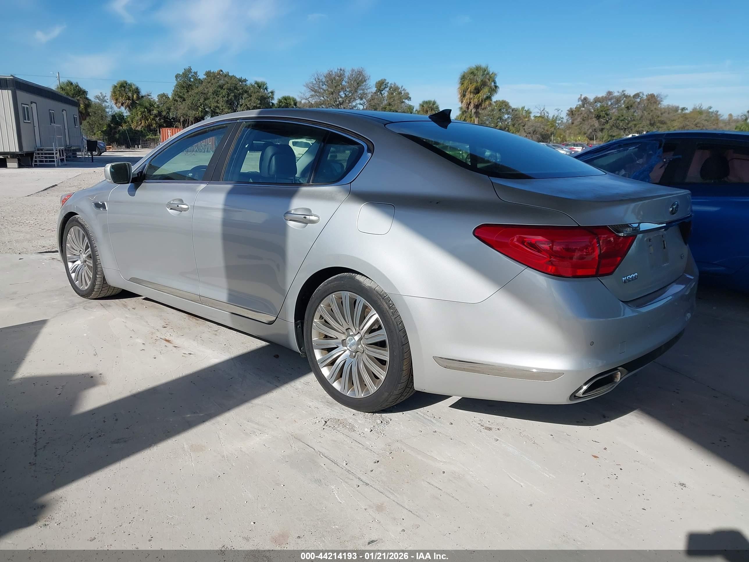 KIA K900 image 3