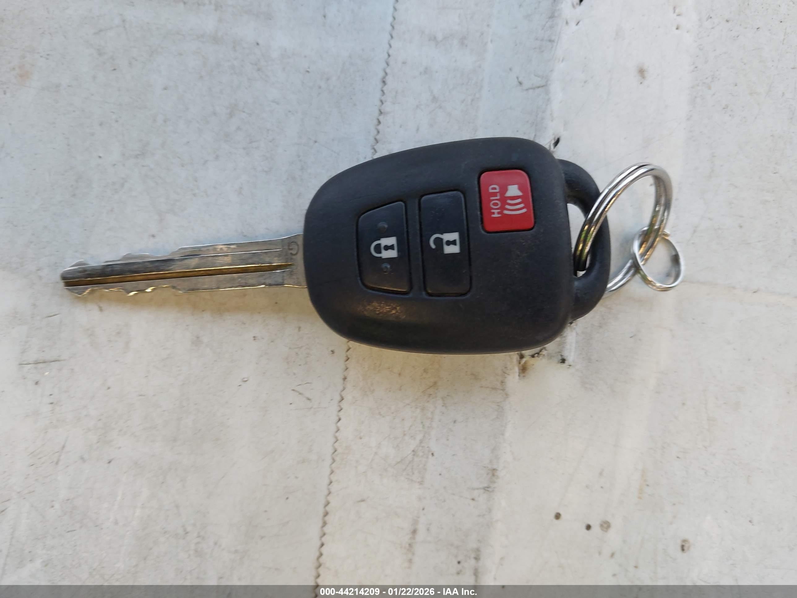 TOYOTA PRIUS image 11