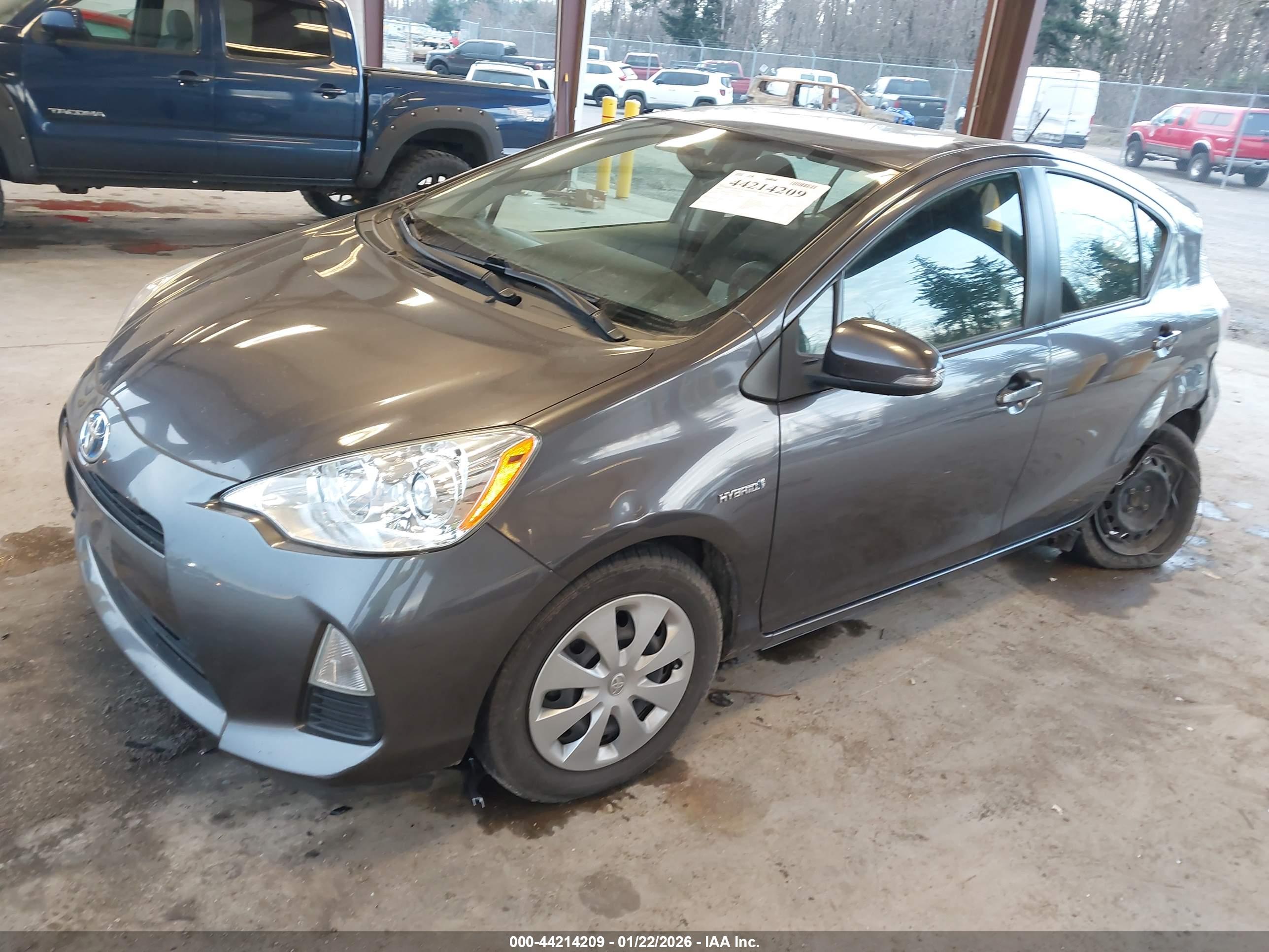 TOYOTA PRIUS image 2