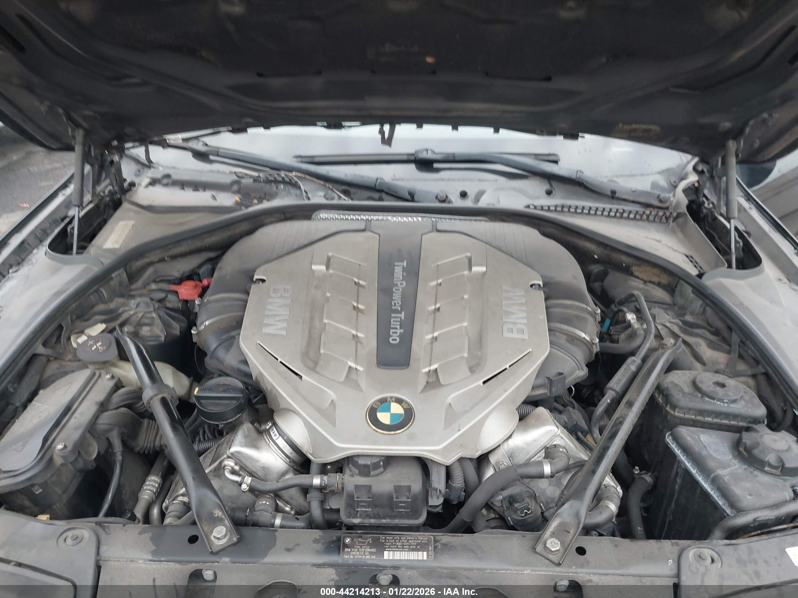 BMW 550I image 10