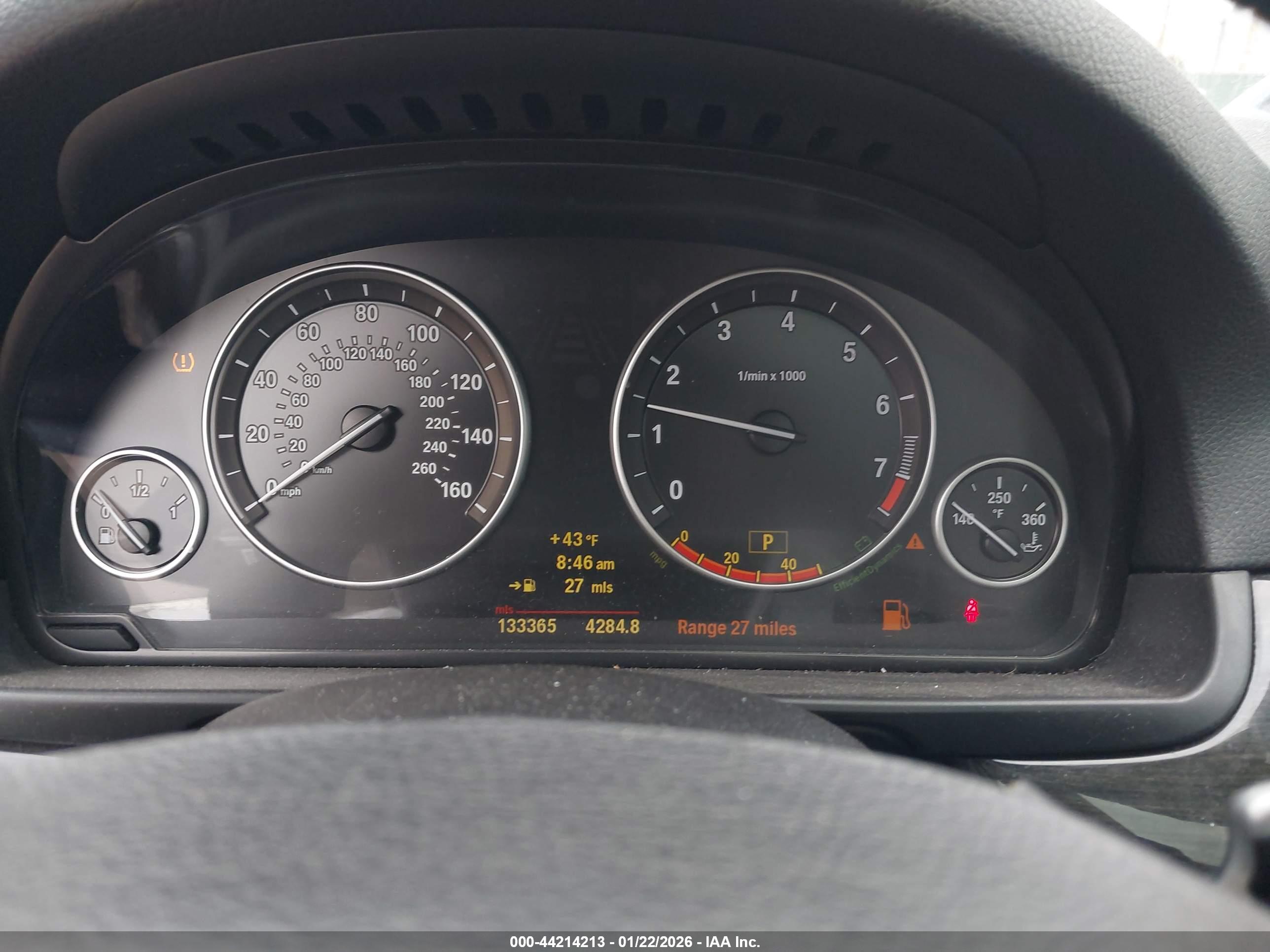 BMW 550I image 7