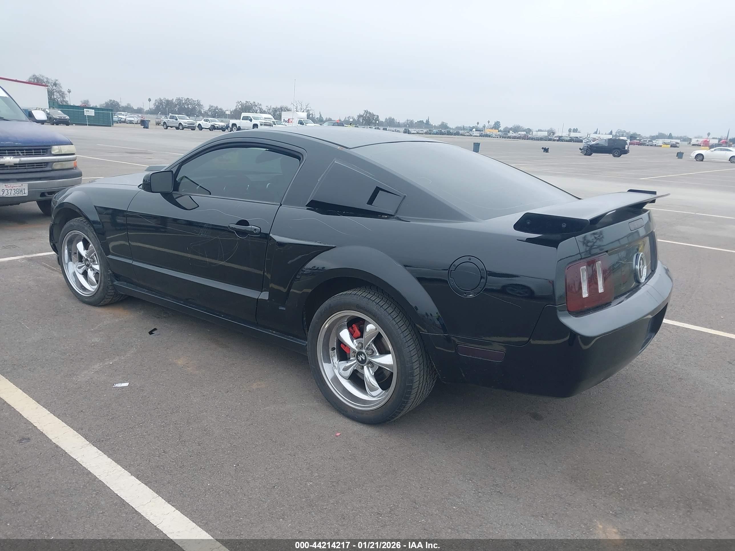 FORD MUSTANG image 3