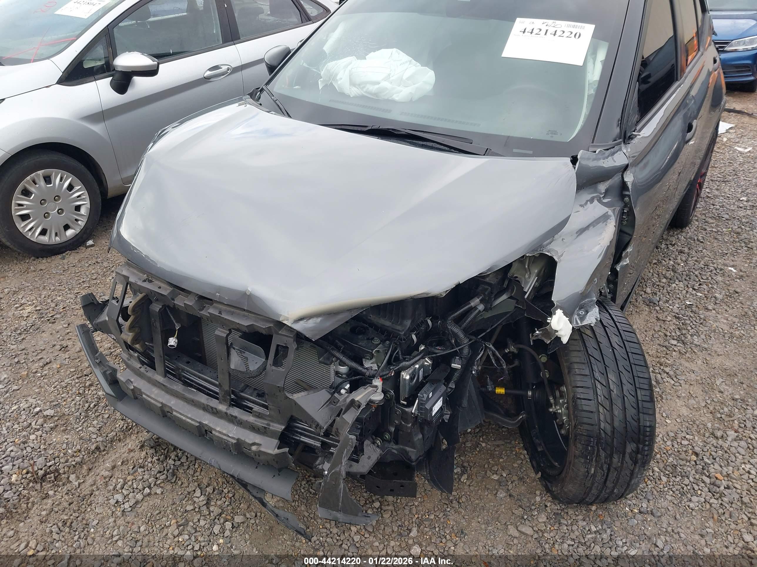 NISSAN KICKS image 6
