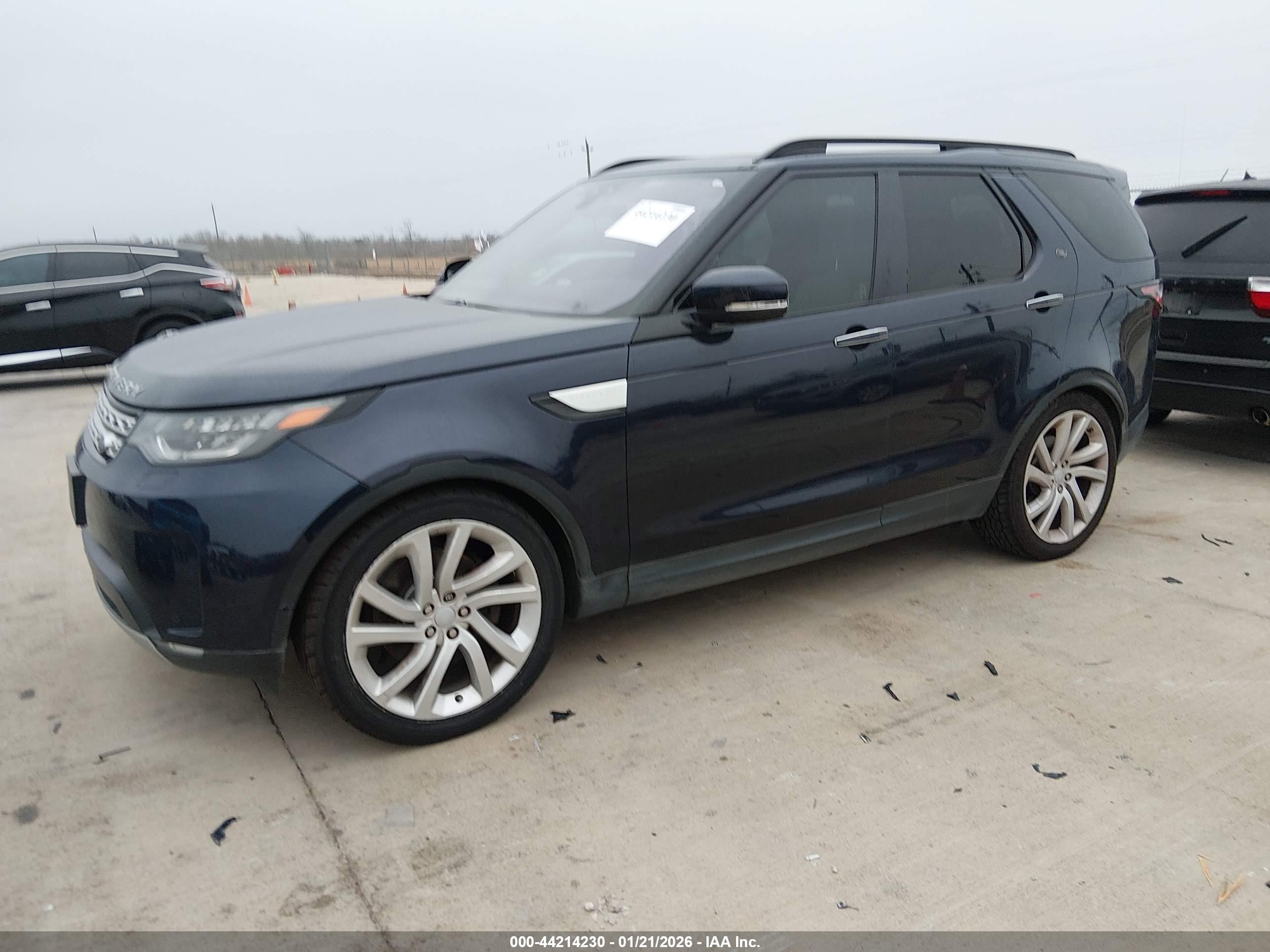 LAND ROVER image 2