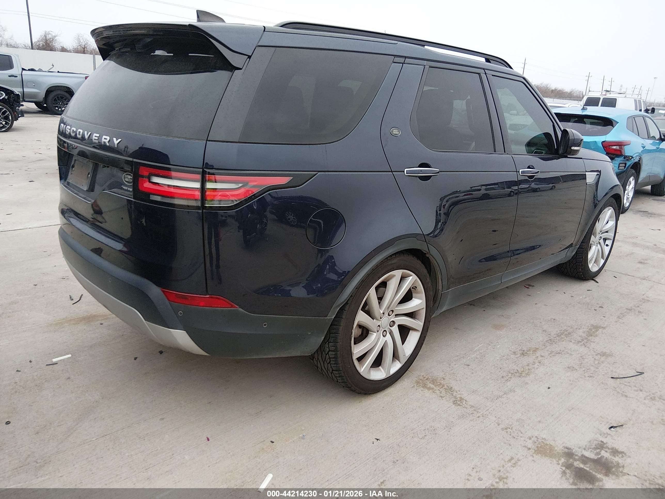 LAND ROVER image 4