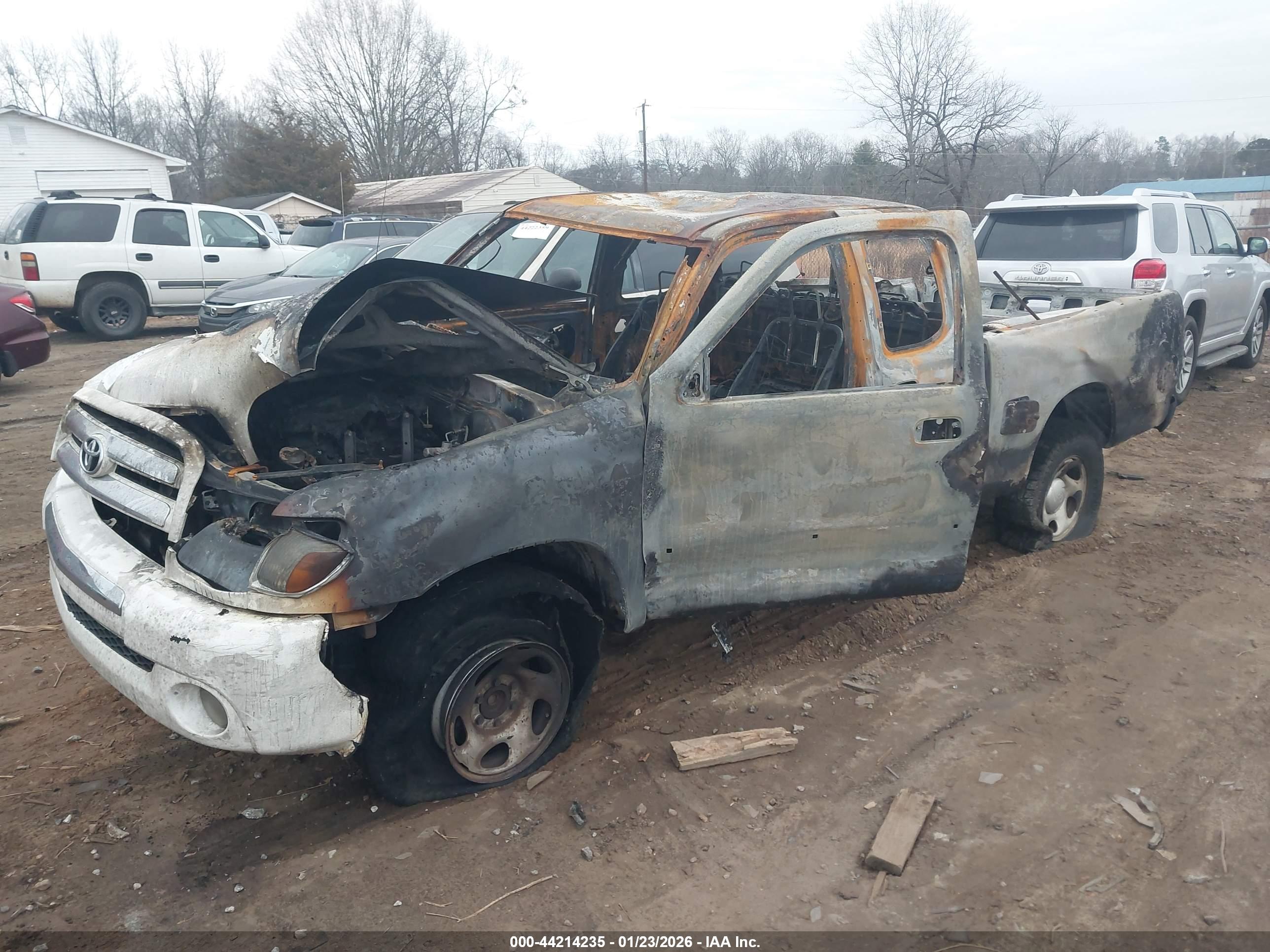 TOYOTA TUNDRA image 2