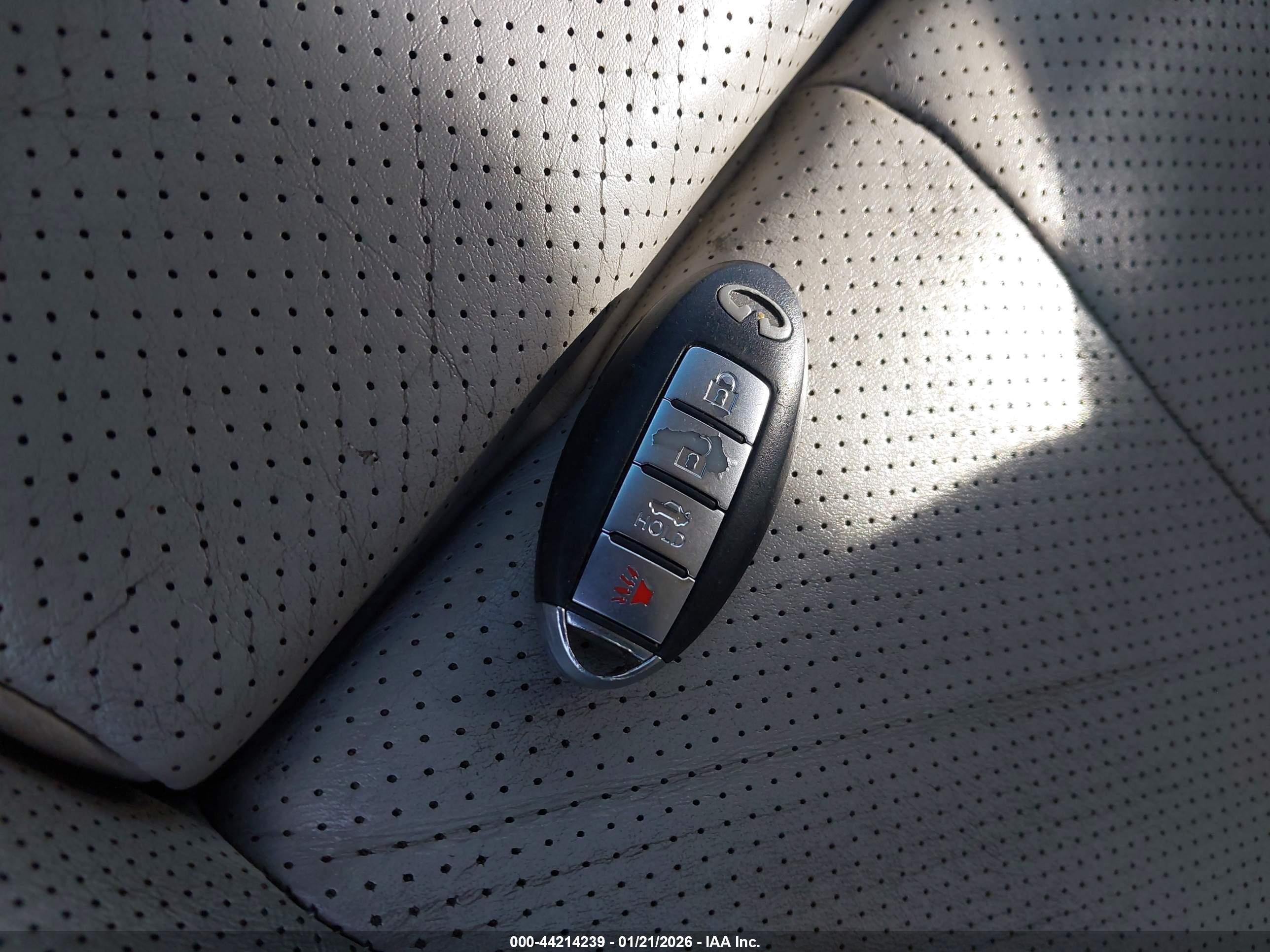 INFINITI G37 image 11