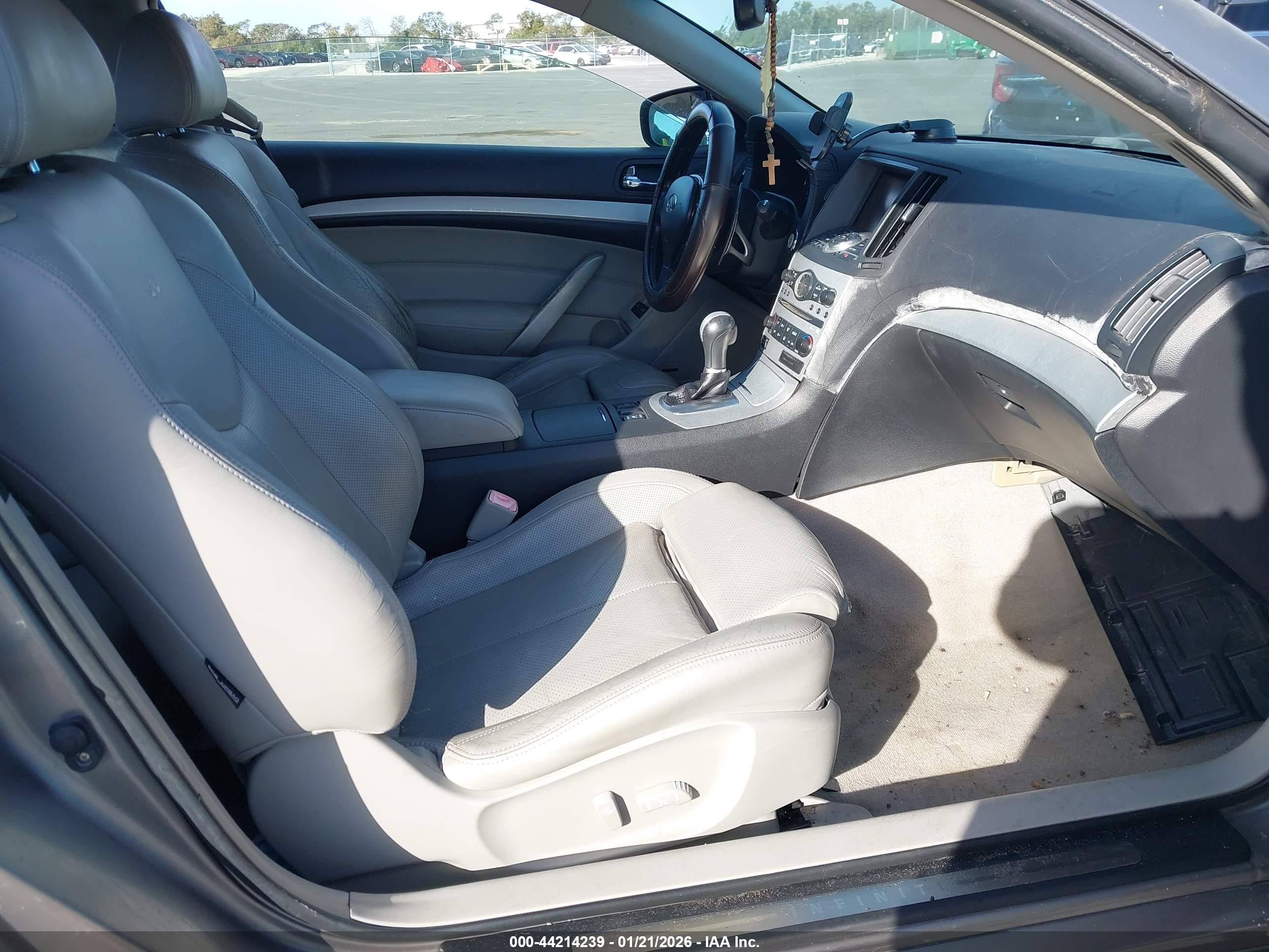 INFINITI G37 image 5