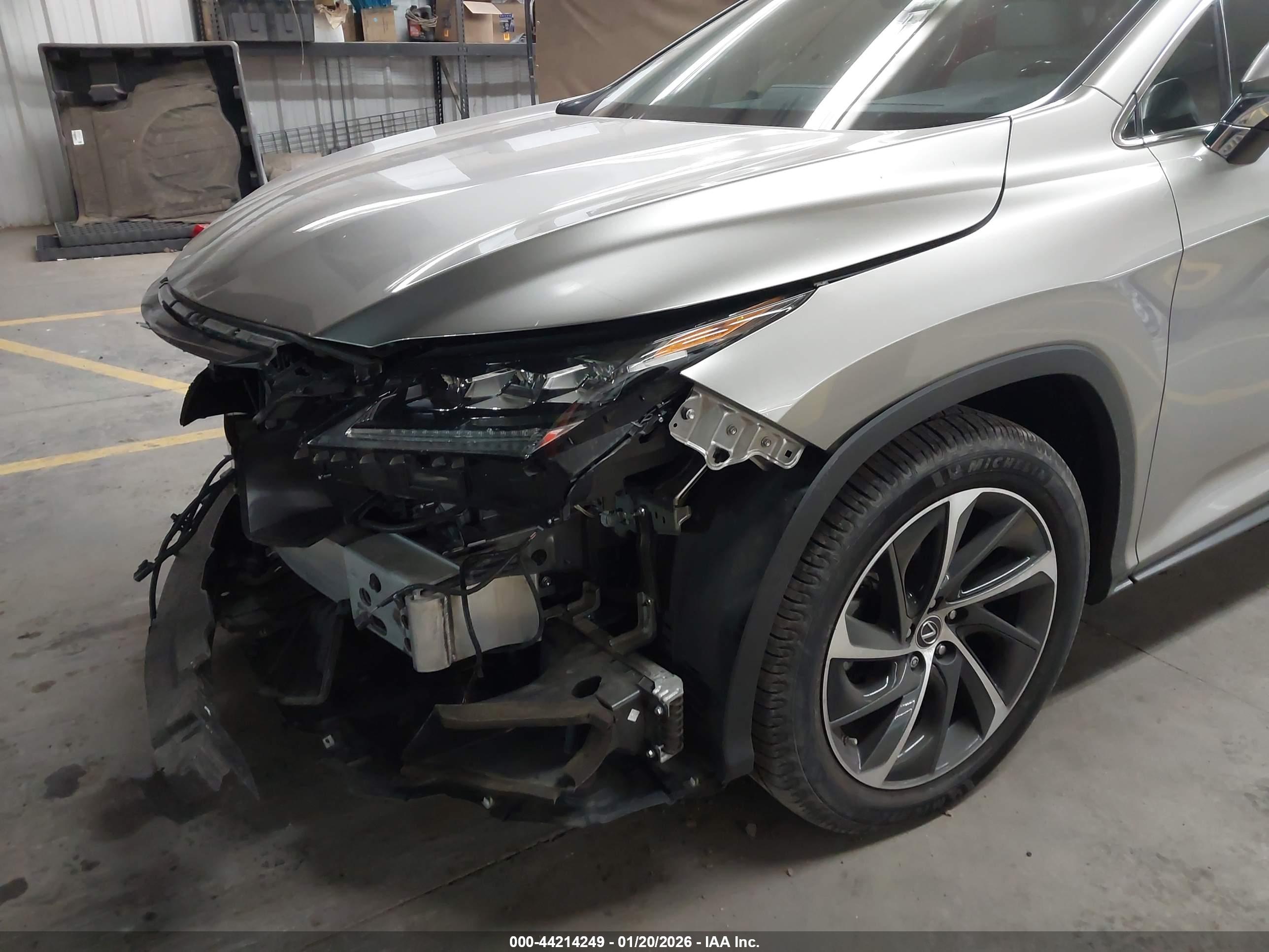 LEXUS RX image 6