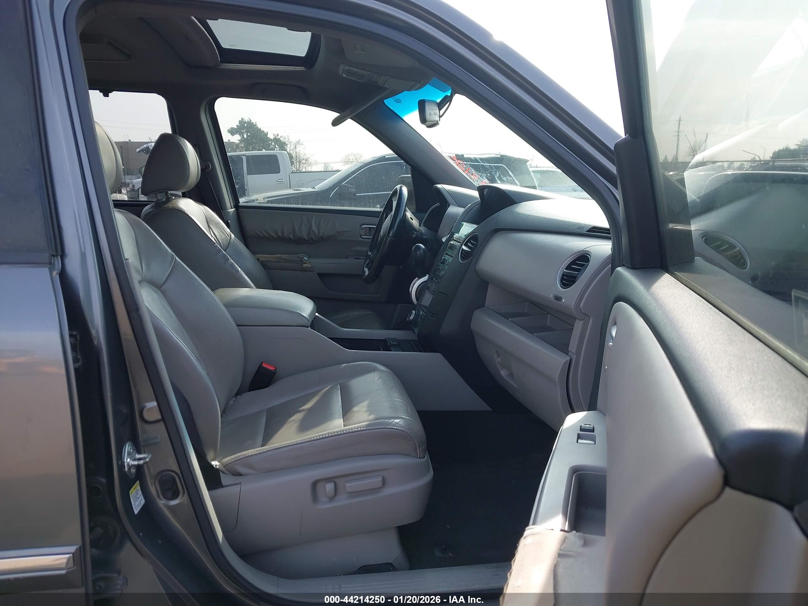 HONDA PILOT image 5