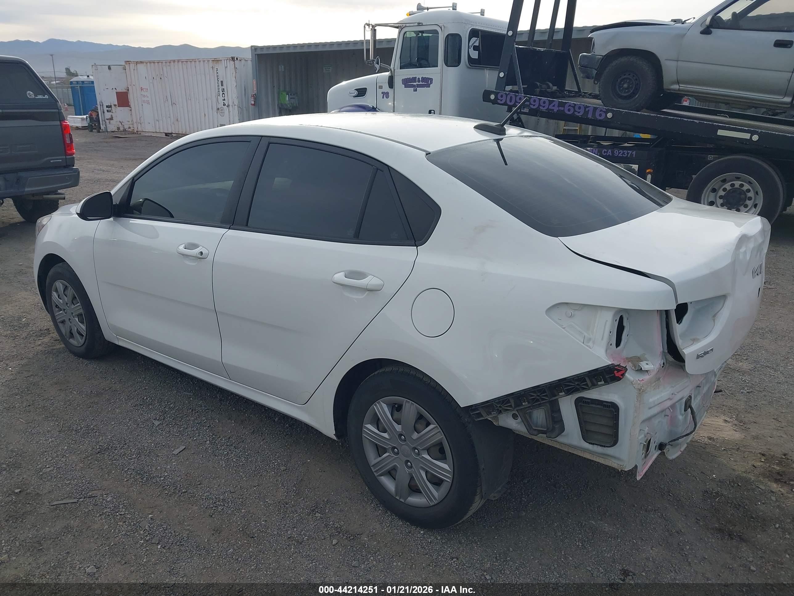 KIA RIO image 3