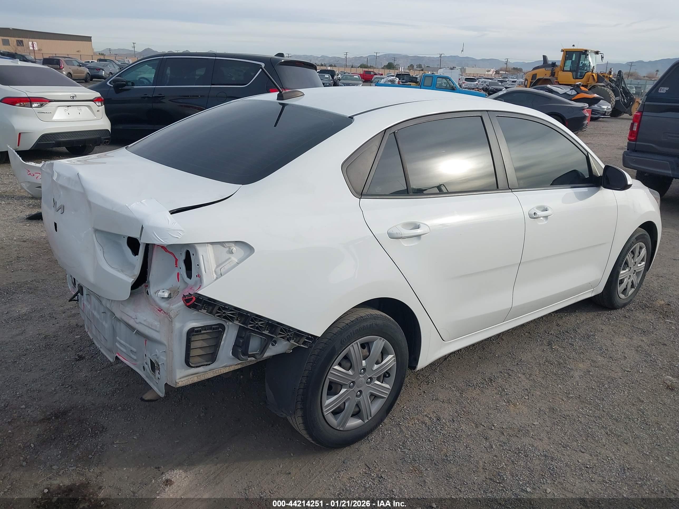 KIA RIO image 4