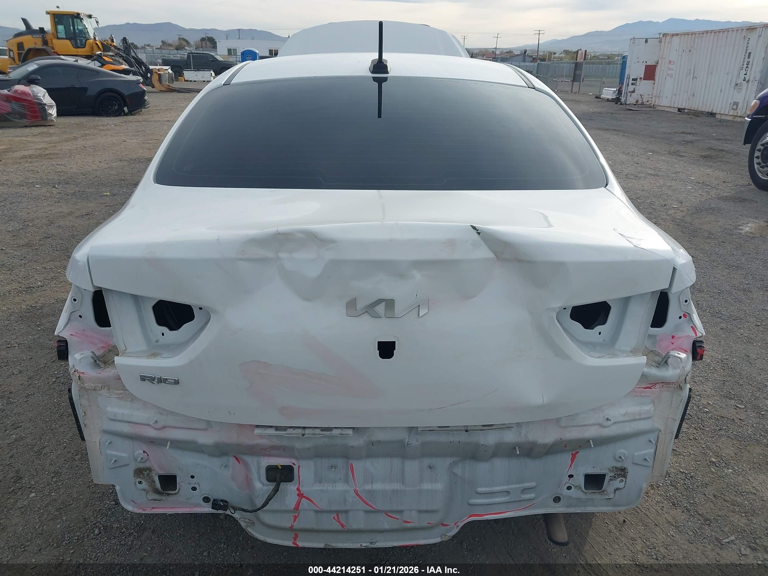 KIA RIO image 6