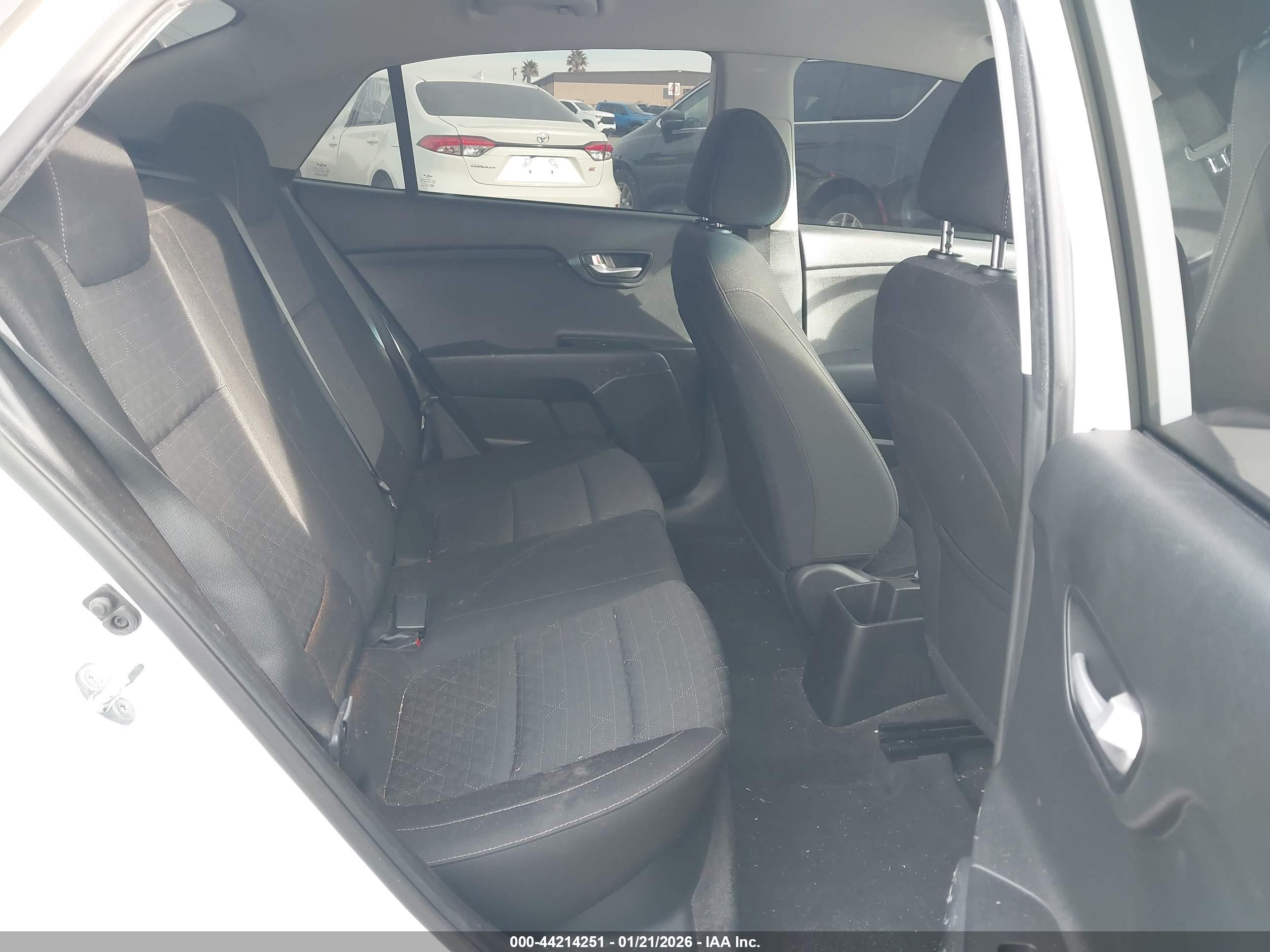 KIA RIO image 8