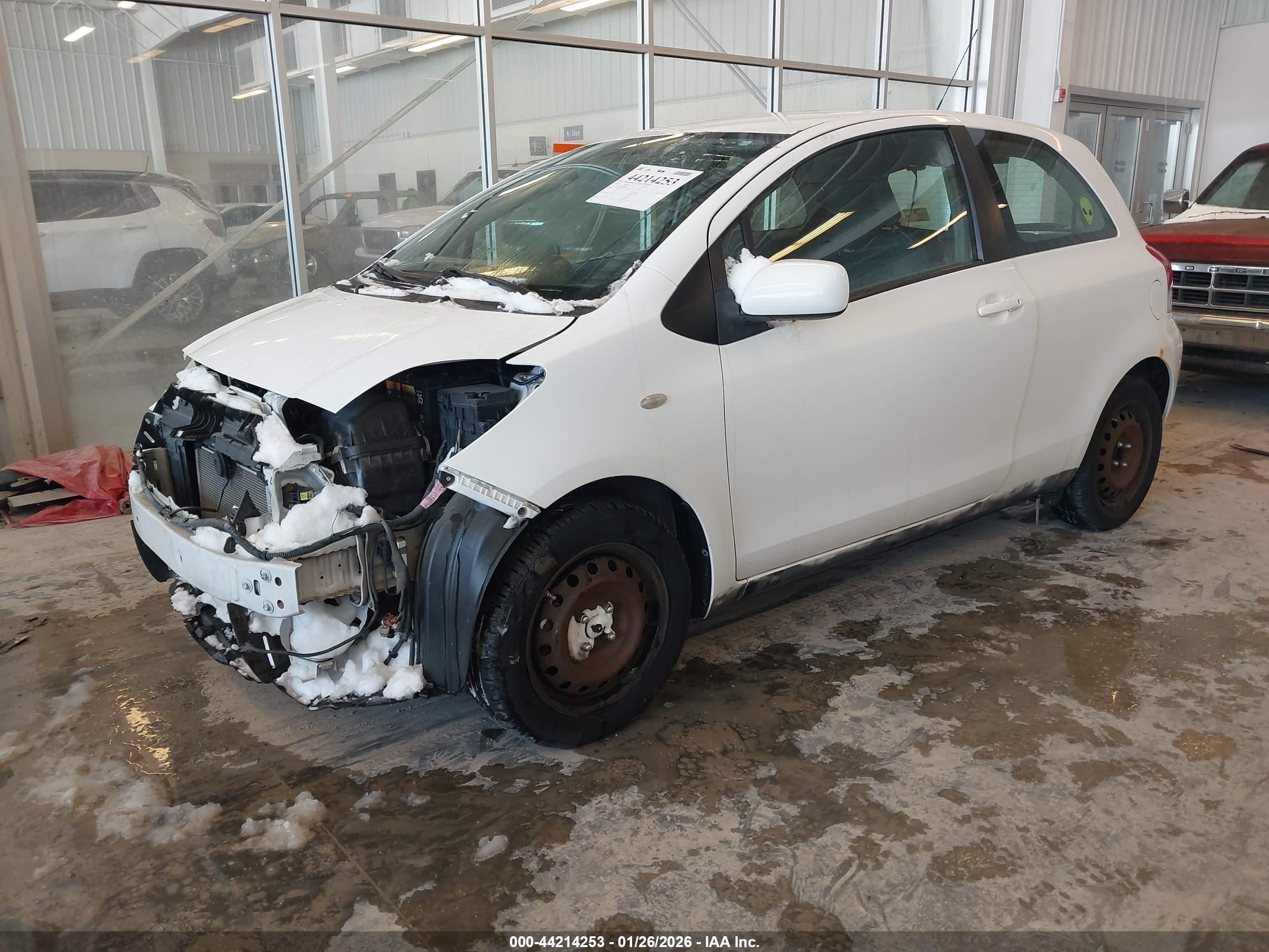 TOYOTA YARIS image 2