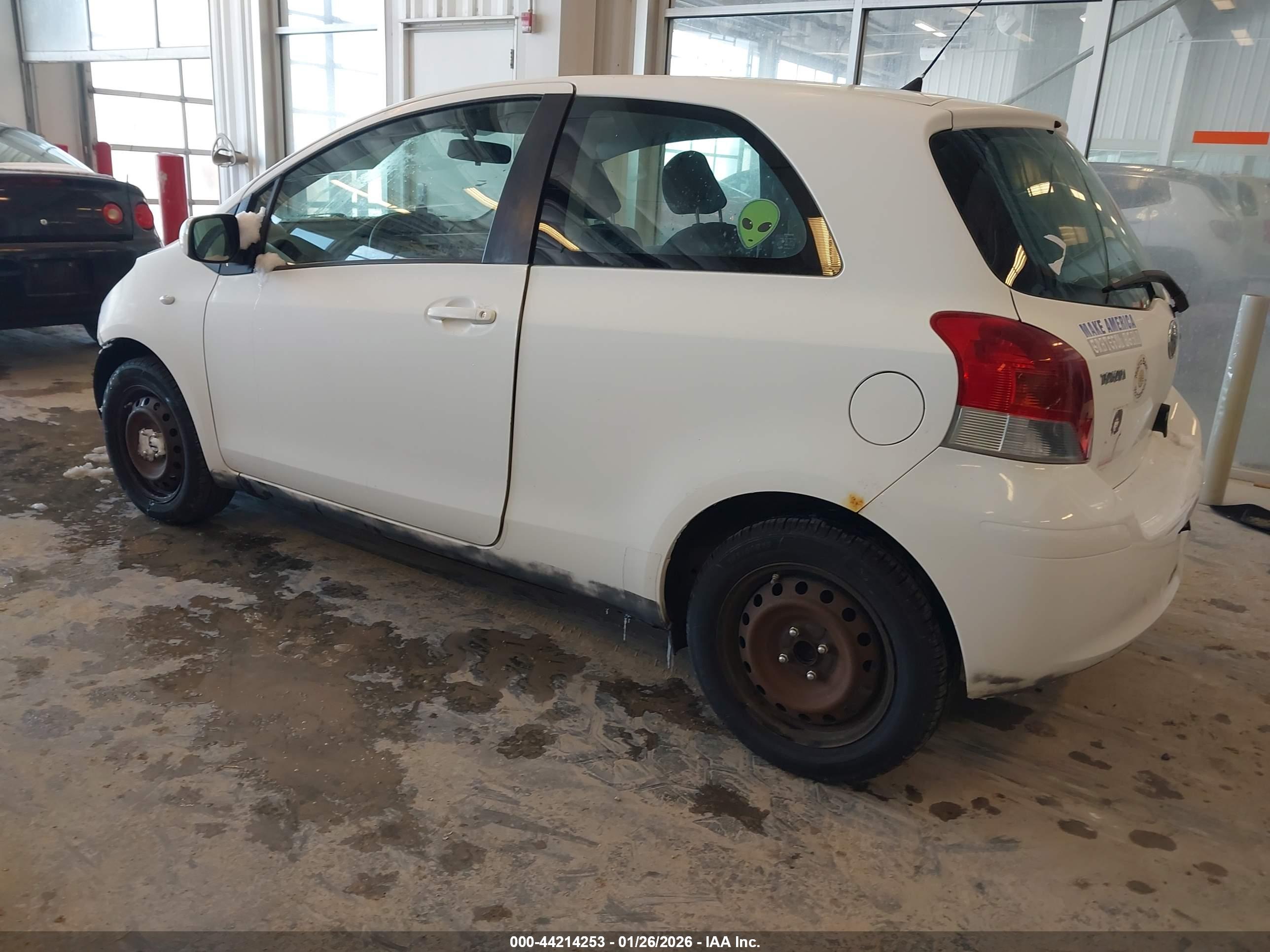 TOYOTA YARIS image 3