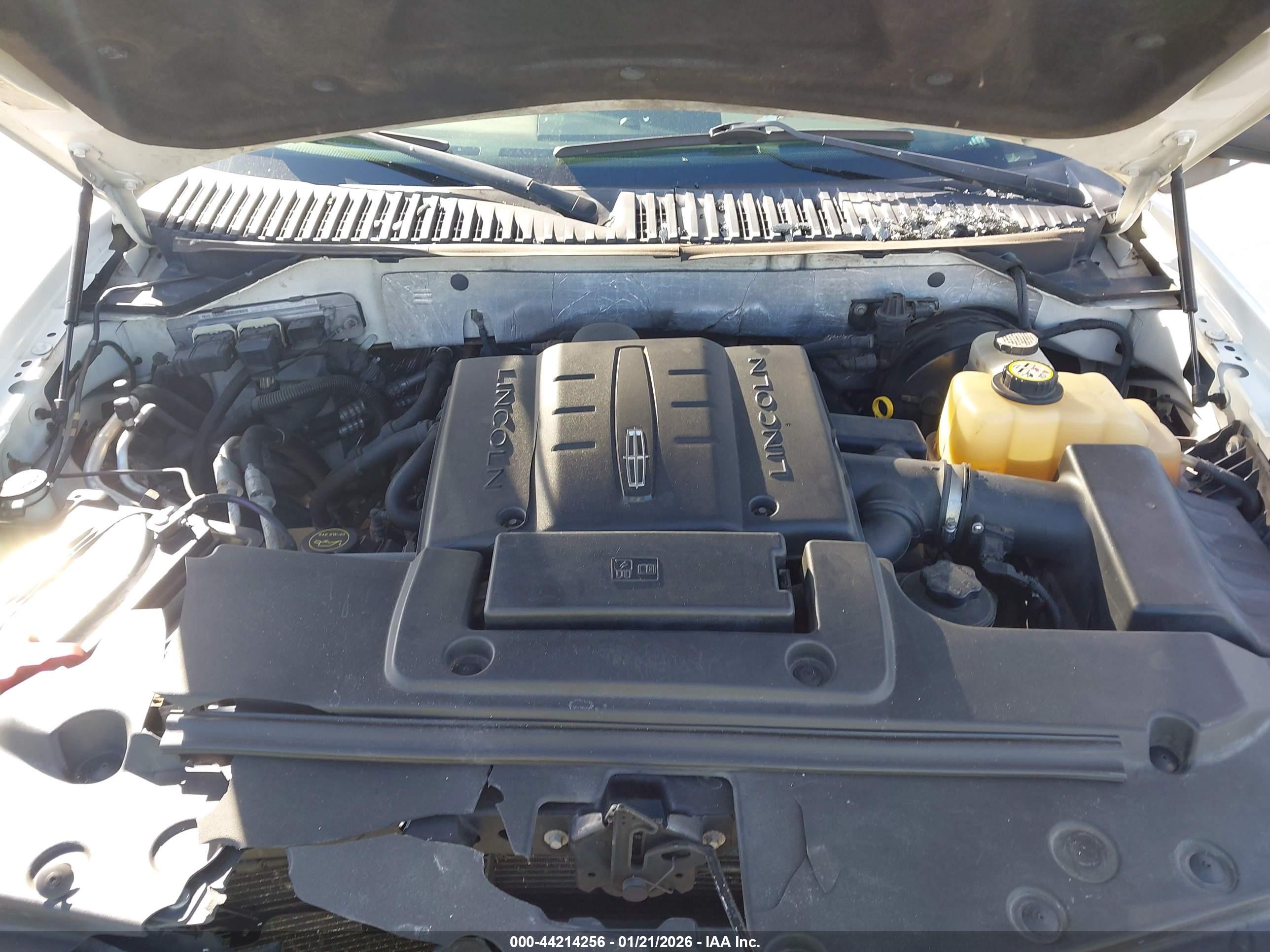 LINCOLN NAVIGATOR image 10