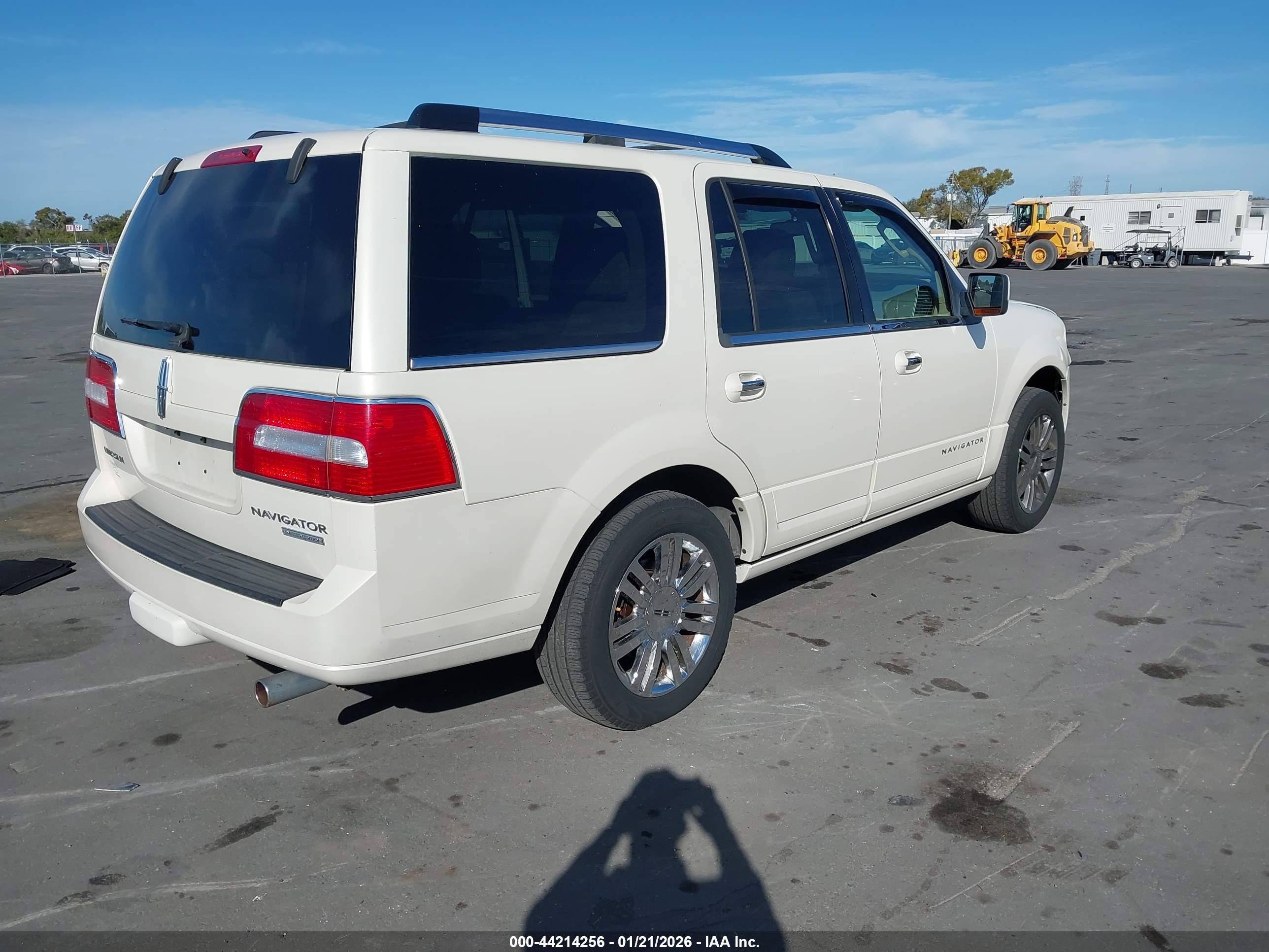 LINCOLN NAVIGATOR image 4