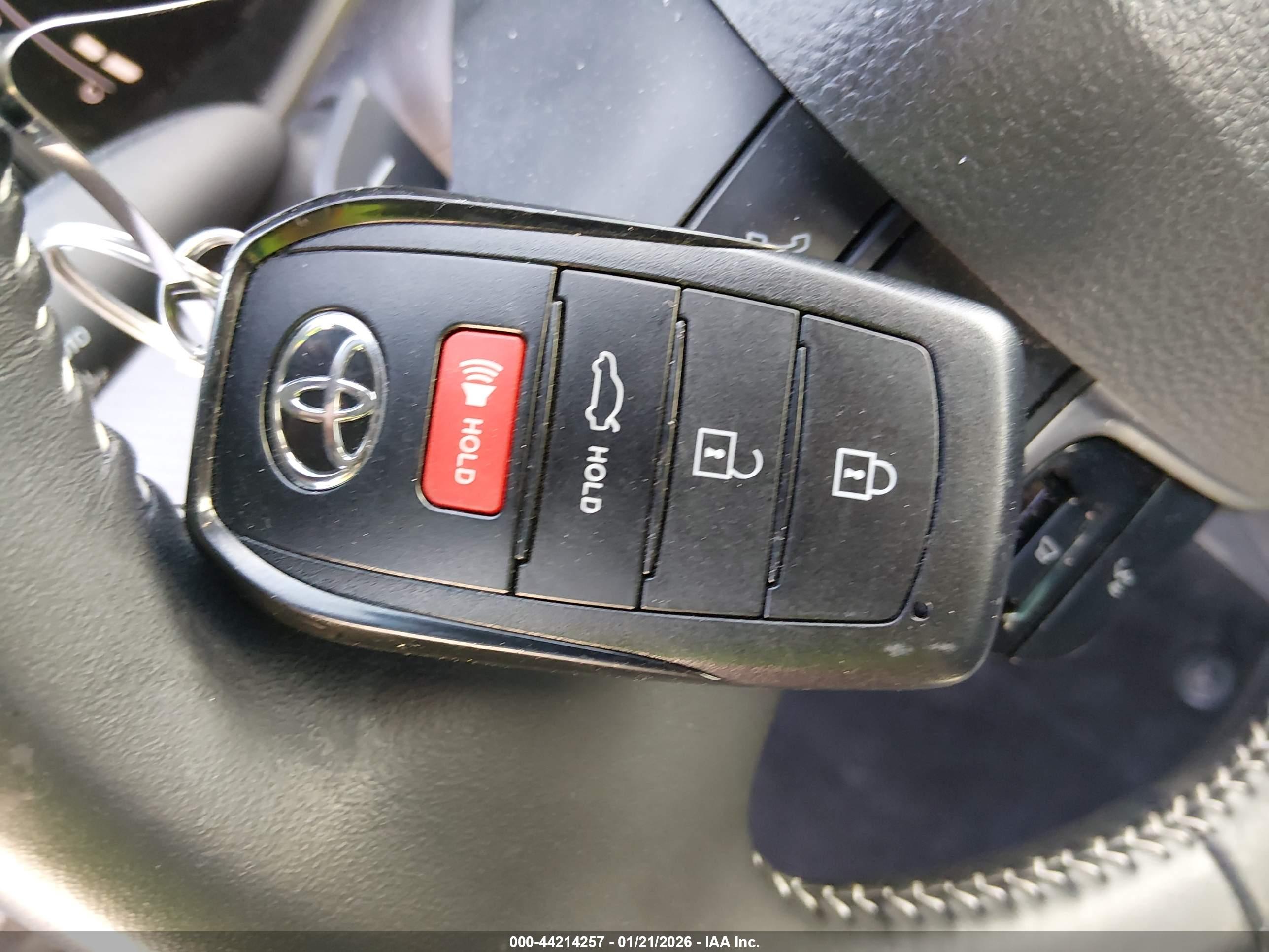 TOYOTA CAMRY image 11