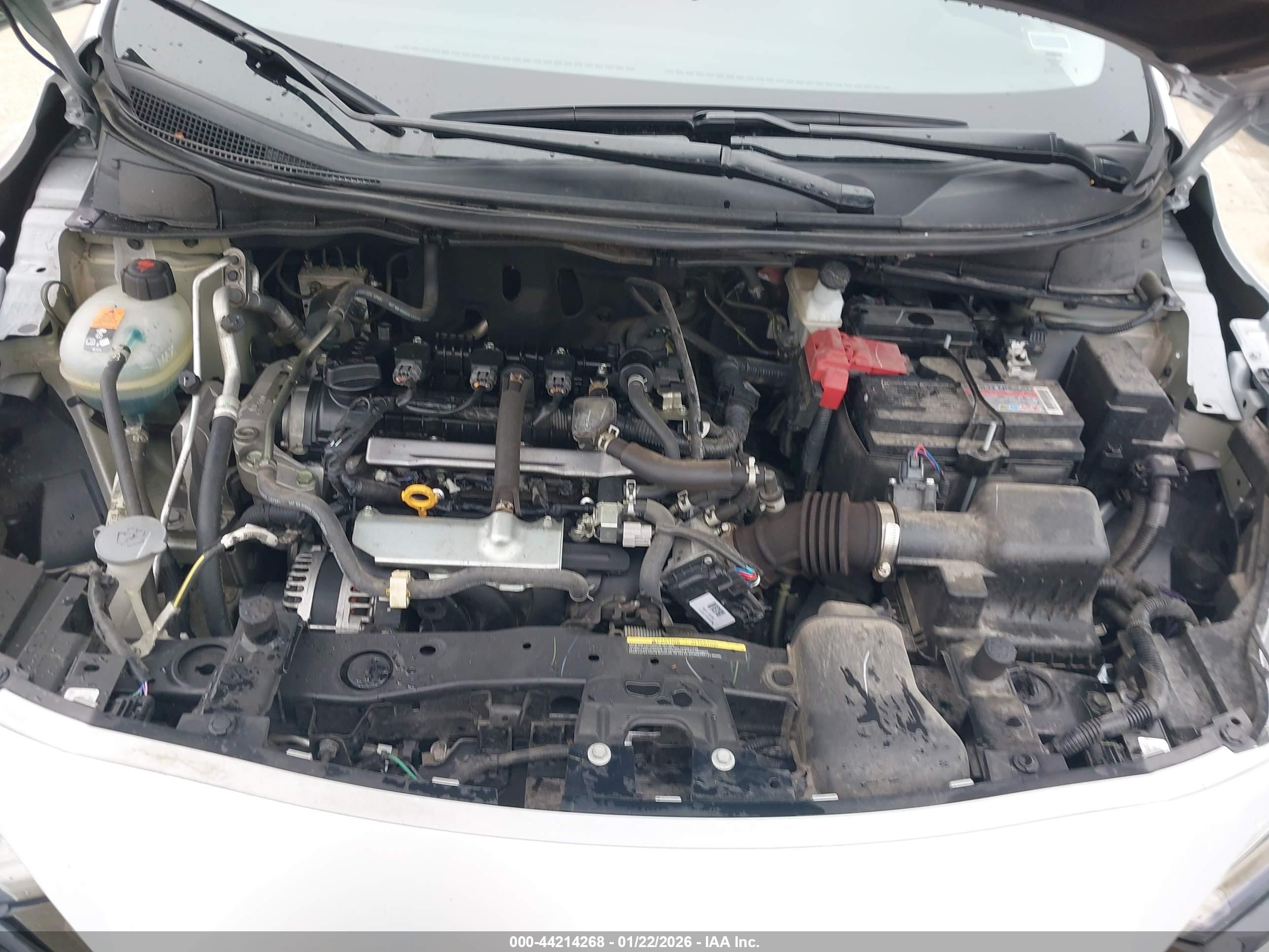 NISSAN VERSA image 10