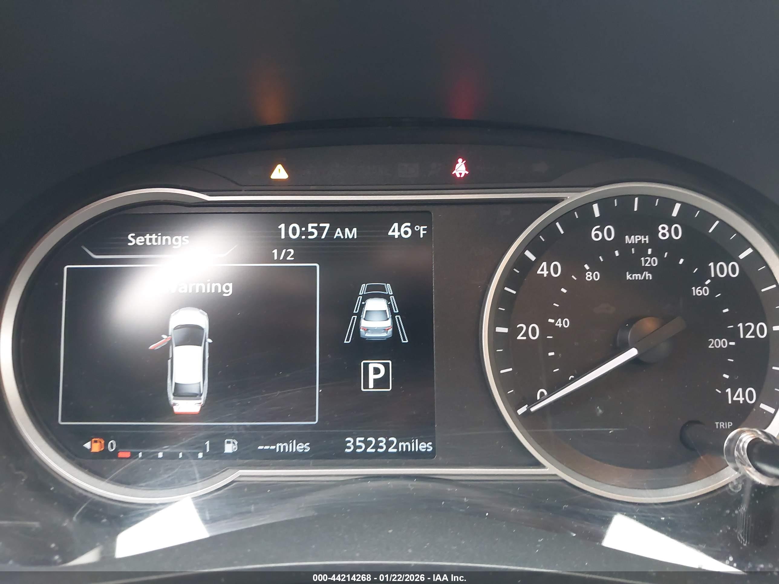 NISSAN VERSA image 7