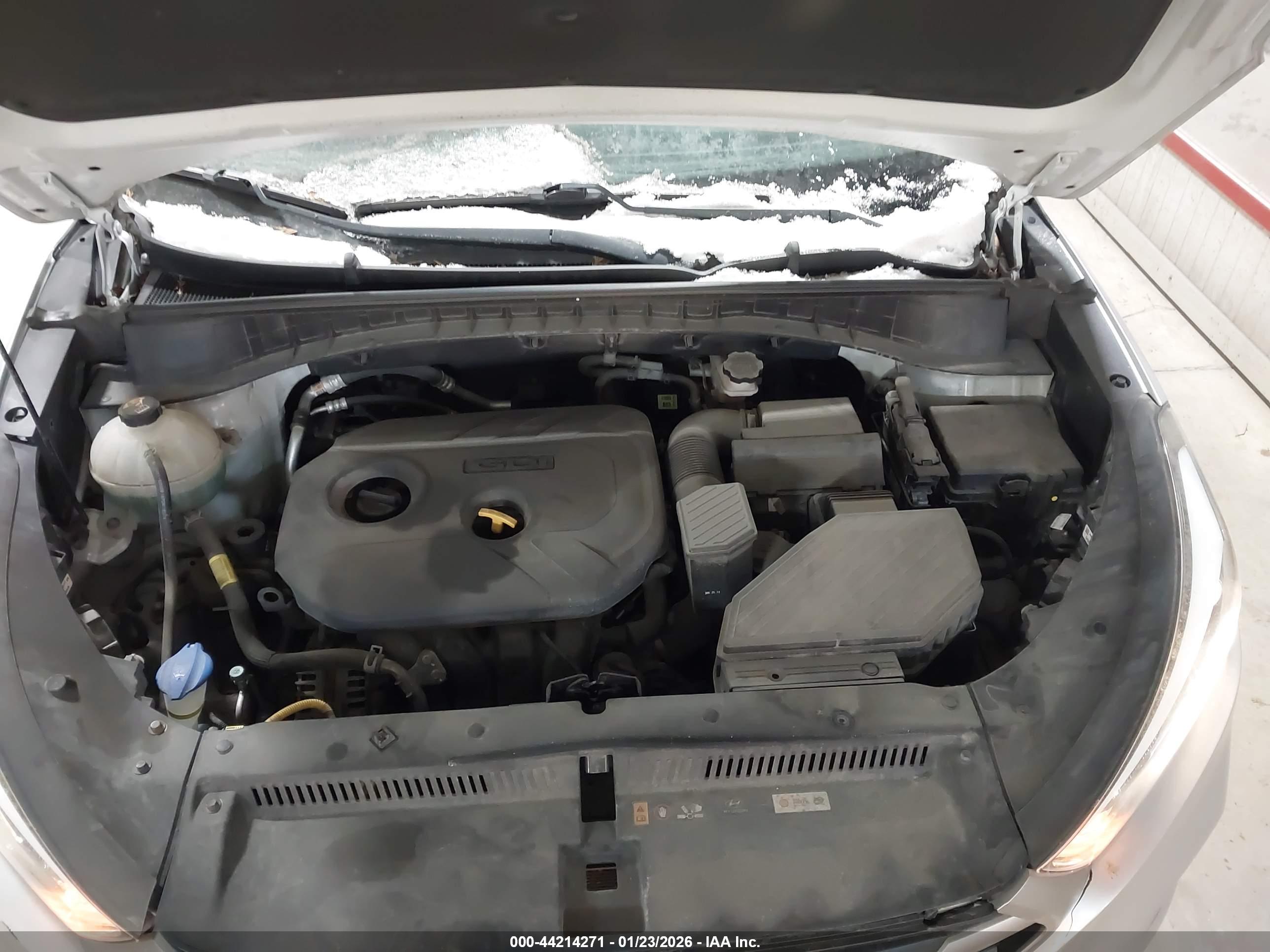 HYUNDAI TUCSON image 10