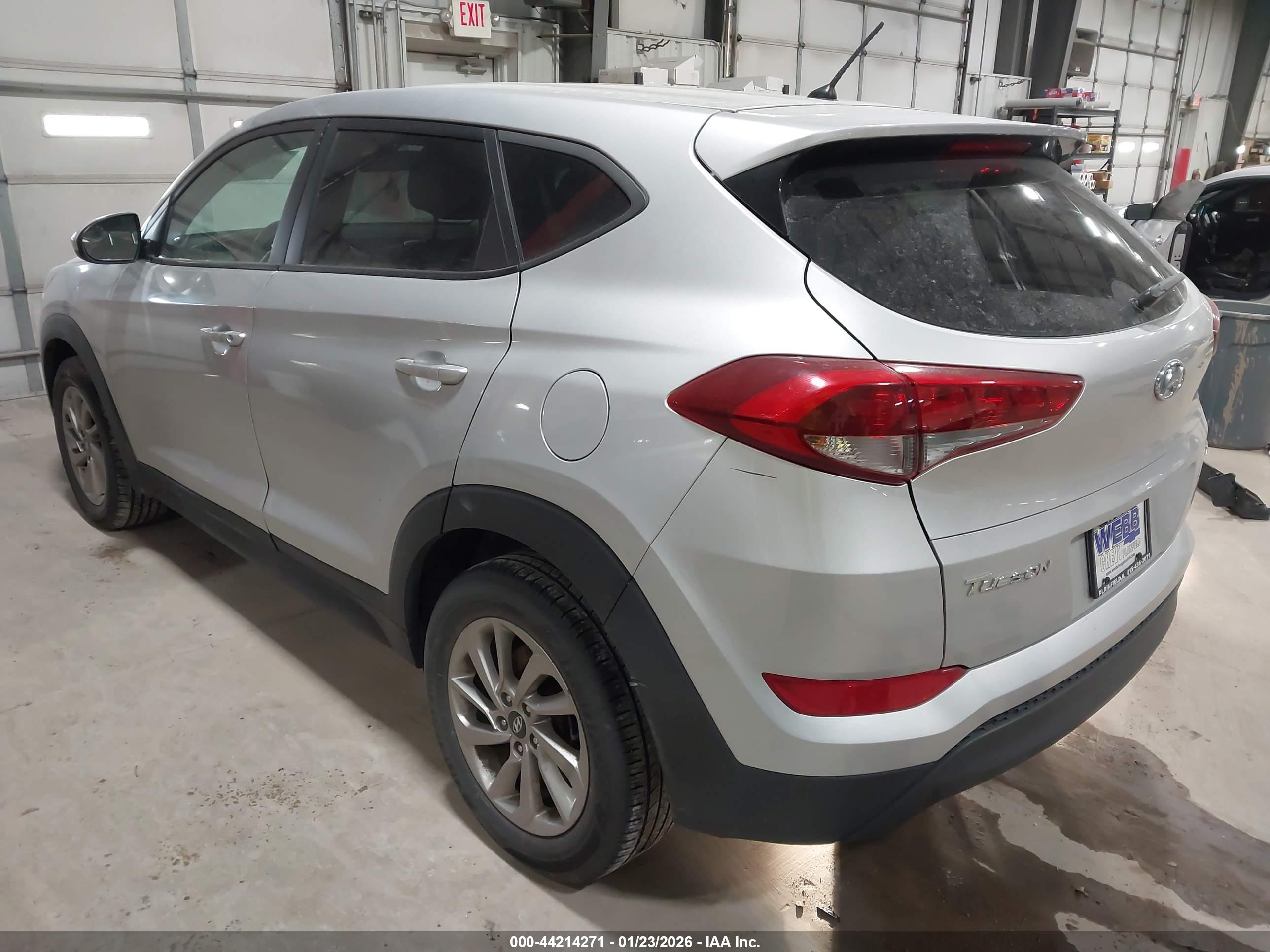 HYUNDAI TUCSON image 3