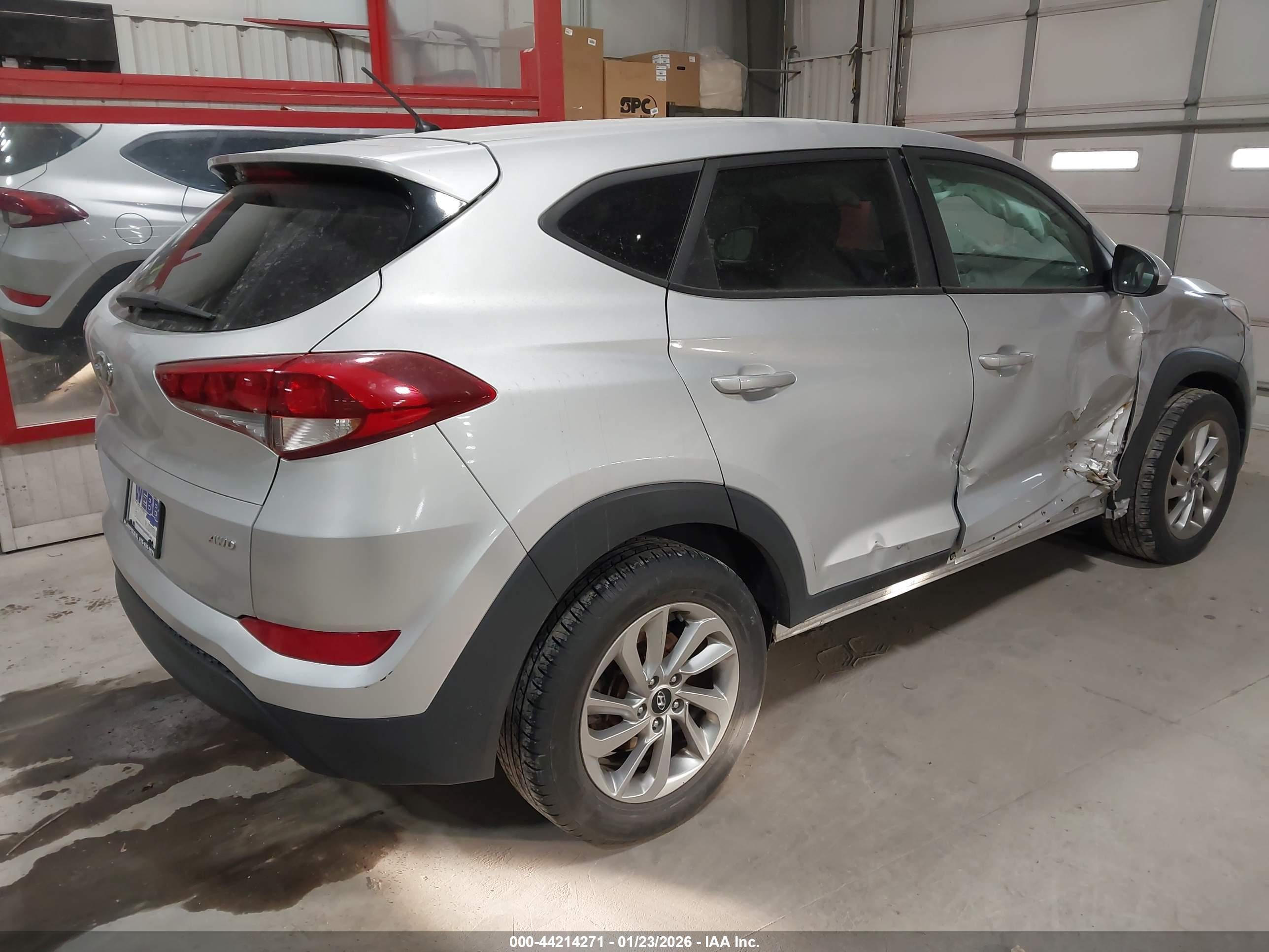 HYUNDAI TUCSON image 4