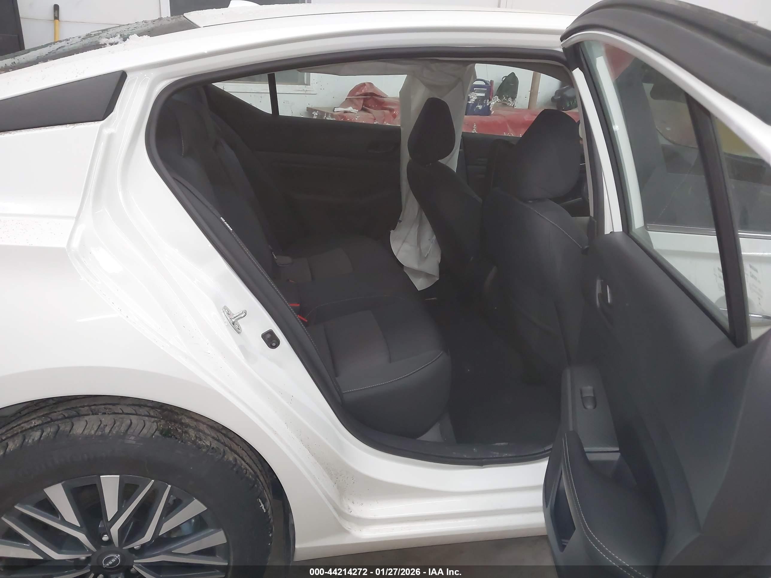 NISSAN ALTIMA image 8