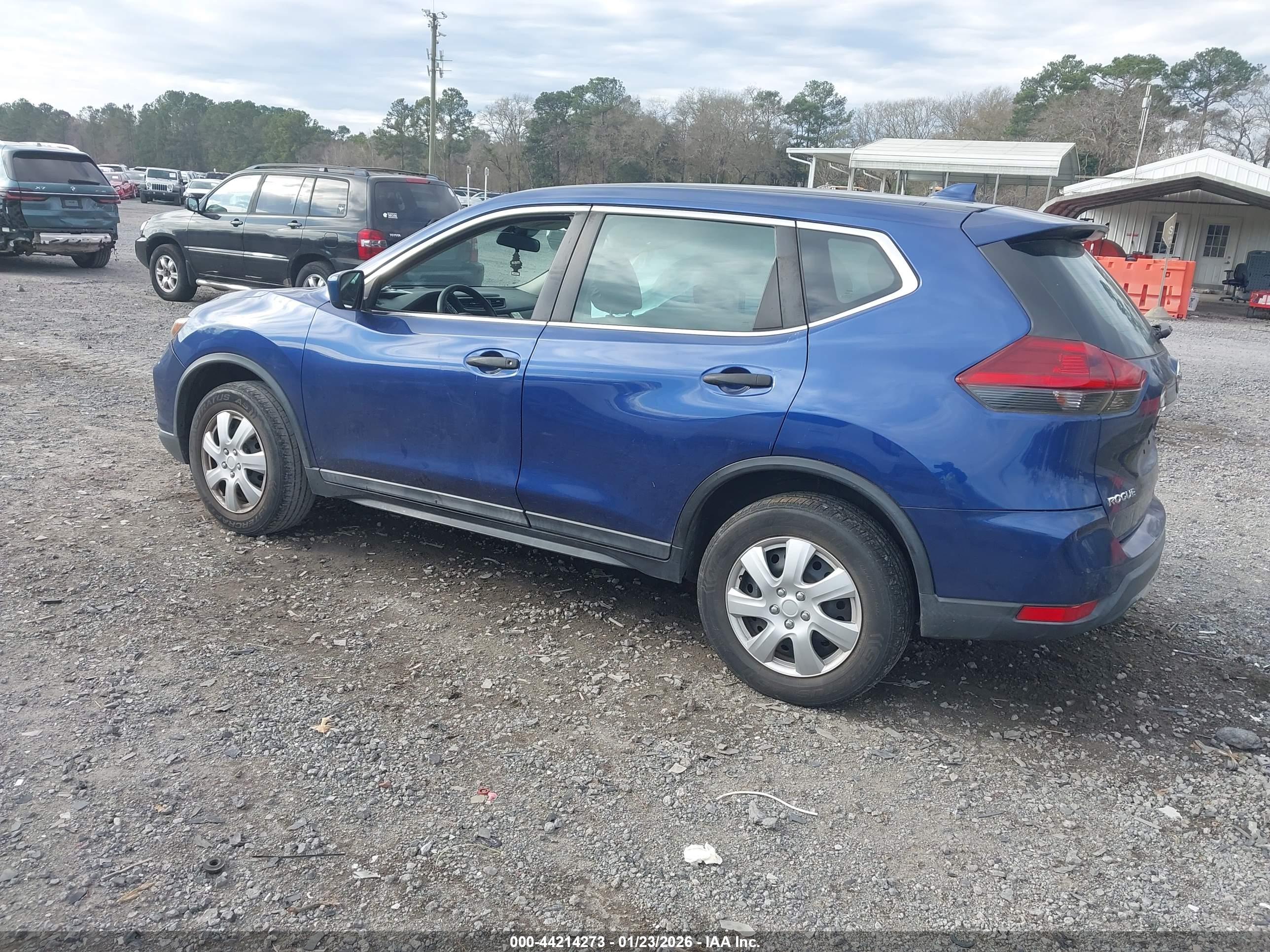 NISSAN ROGUE image 3