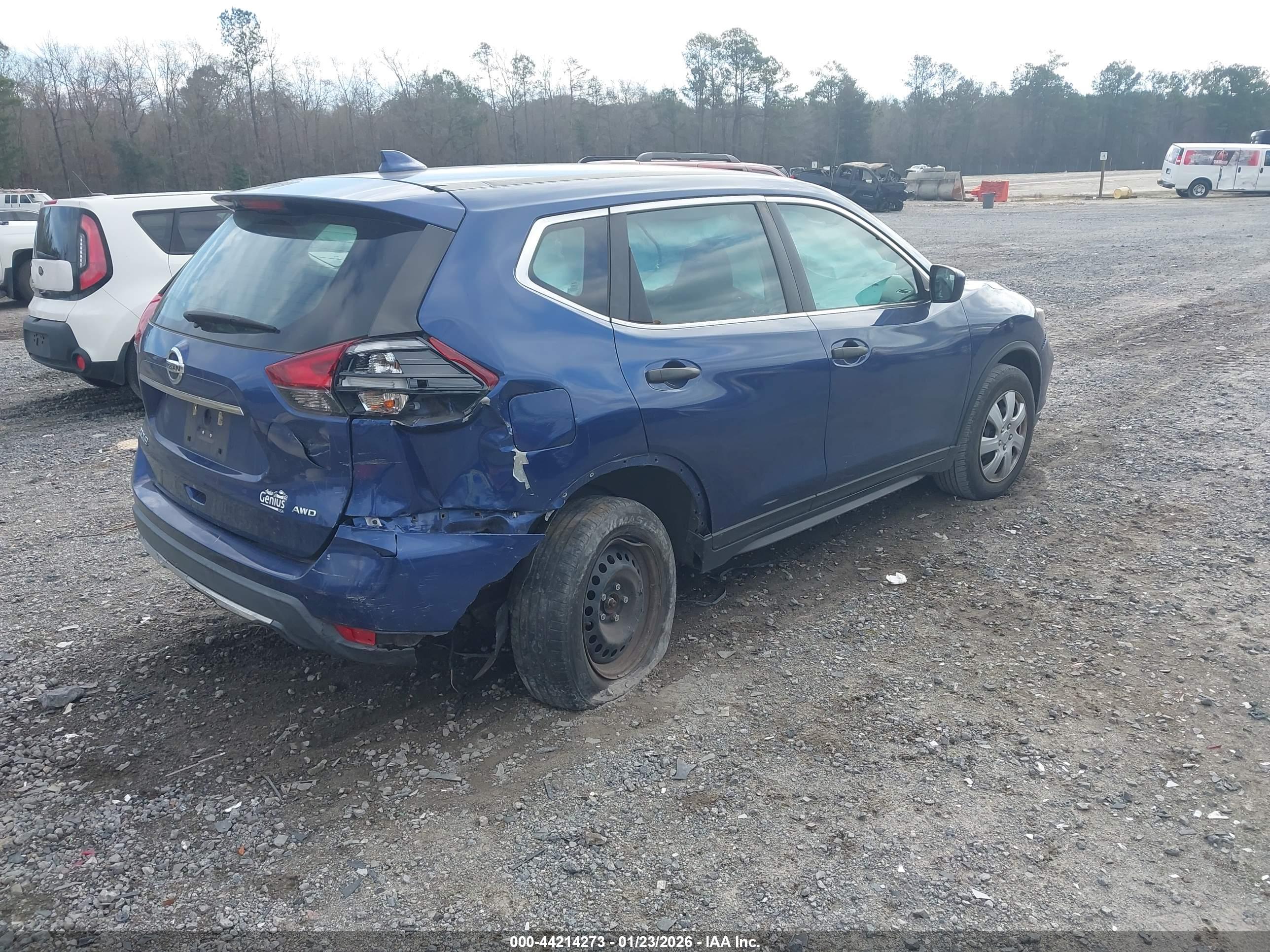 NISSAN ROGUE image 4