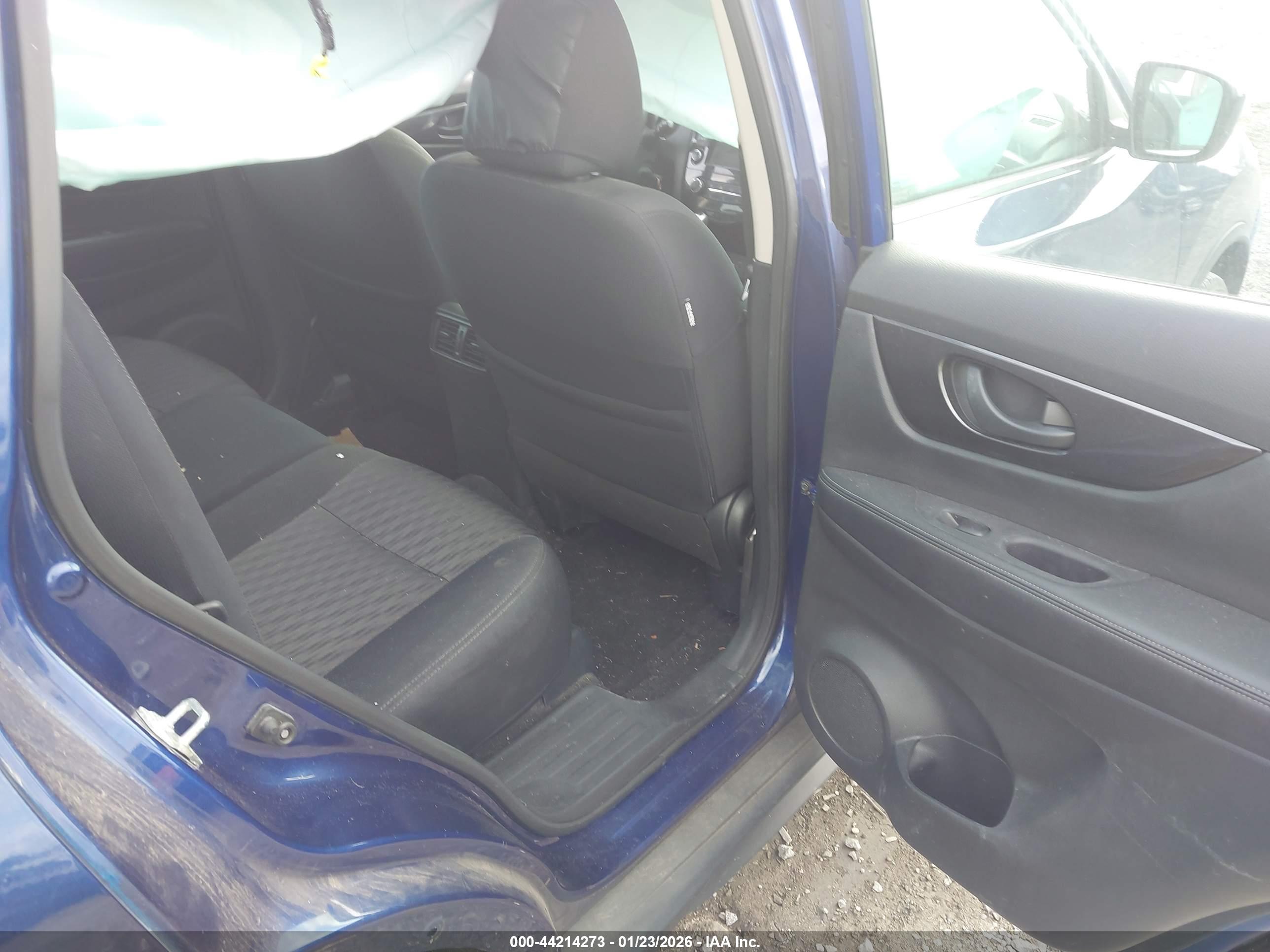 NISSAN ROGUE image 8