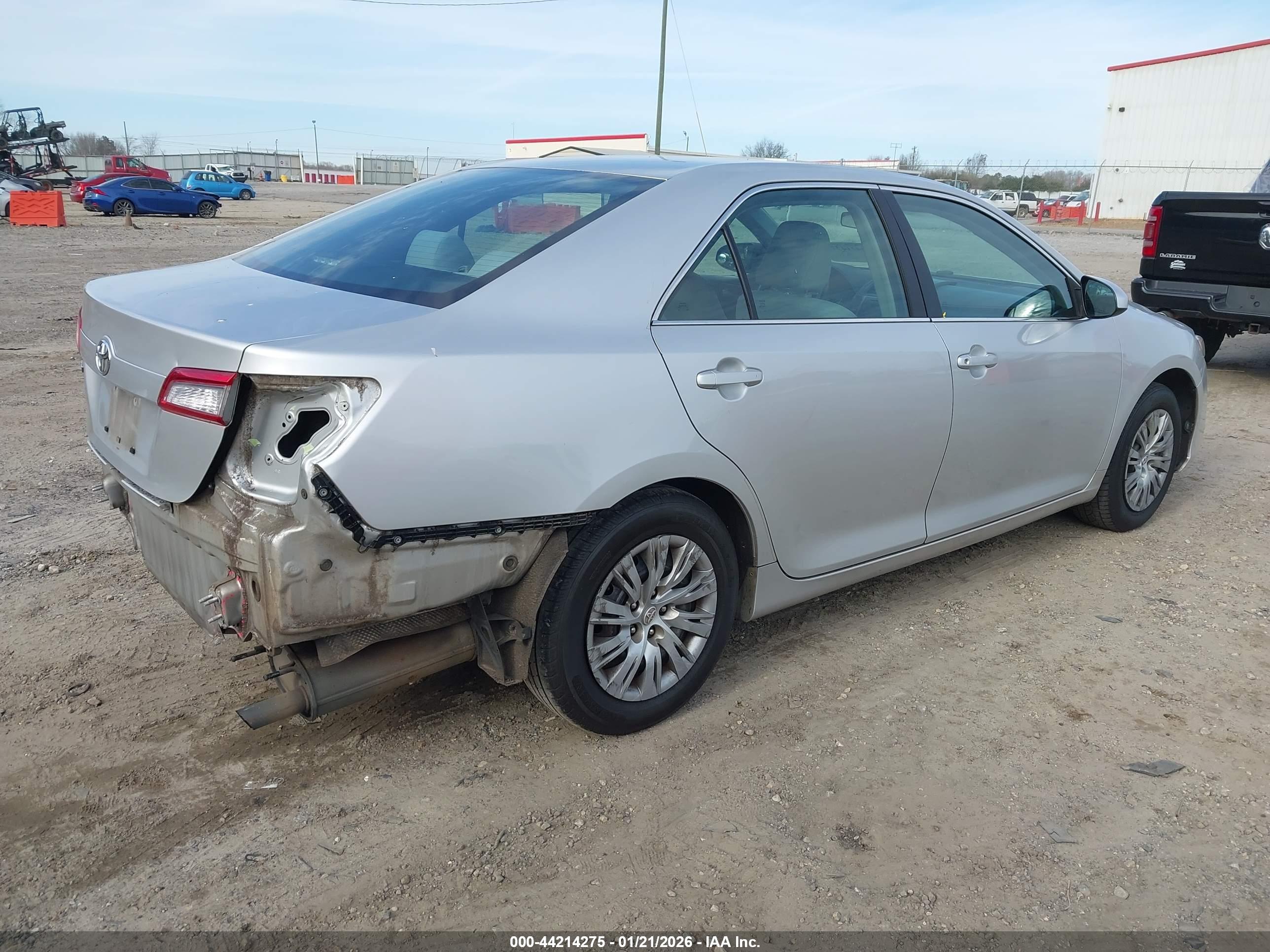 TOYOTA CAMRY image 4