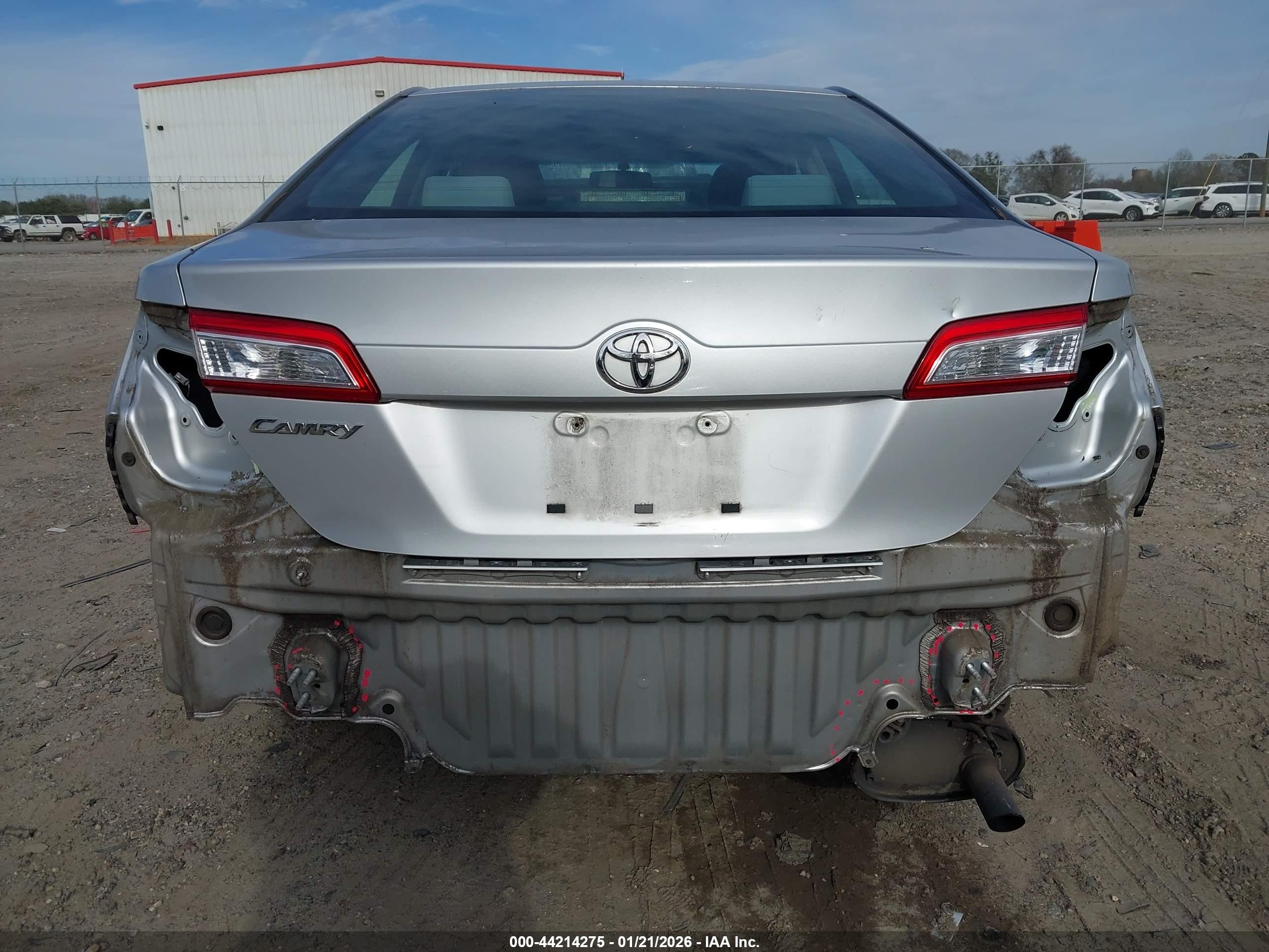 TOYOTA CAMRY image 6