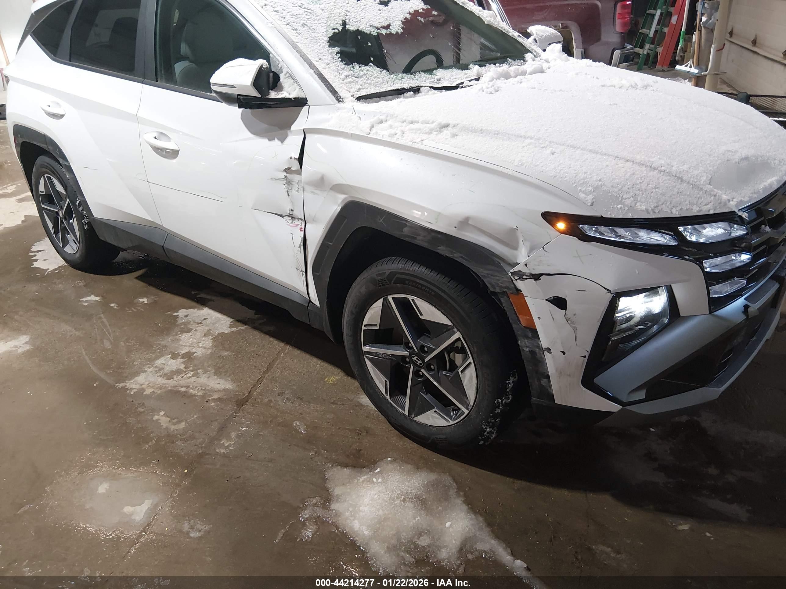 HYUNDAI TUCSON image 6