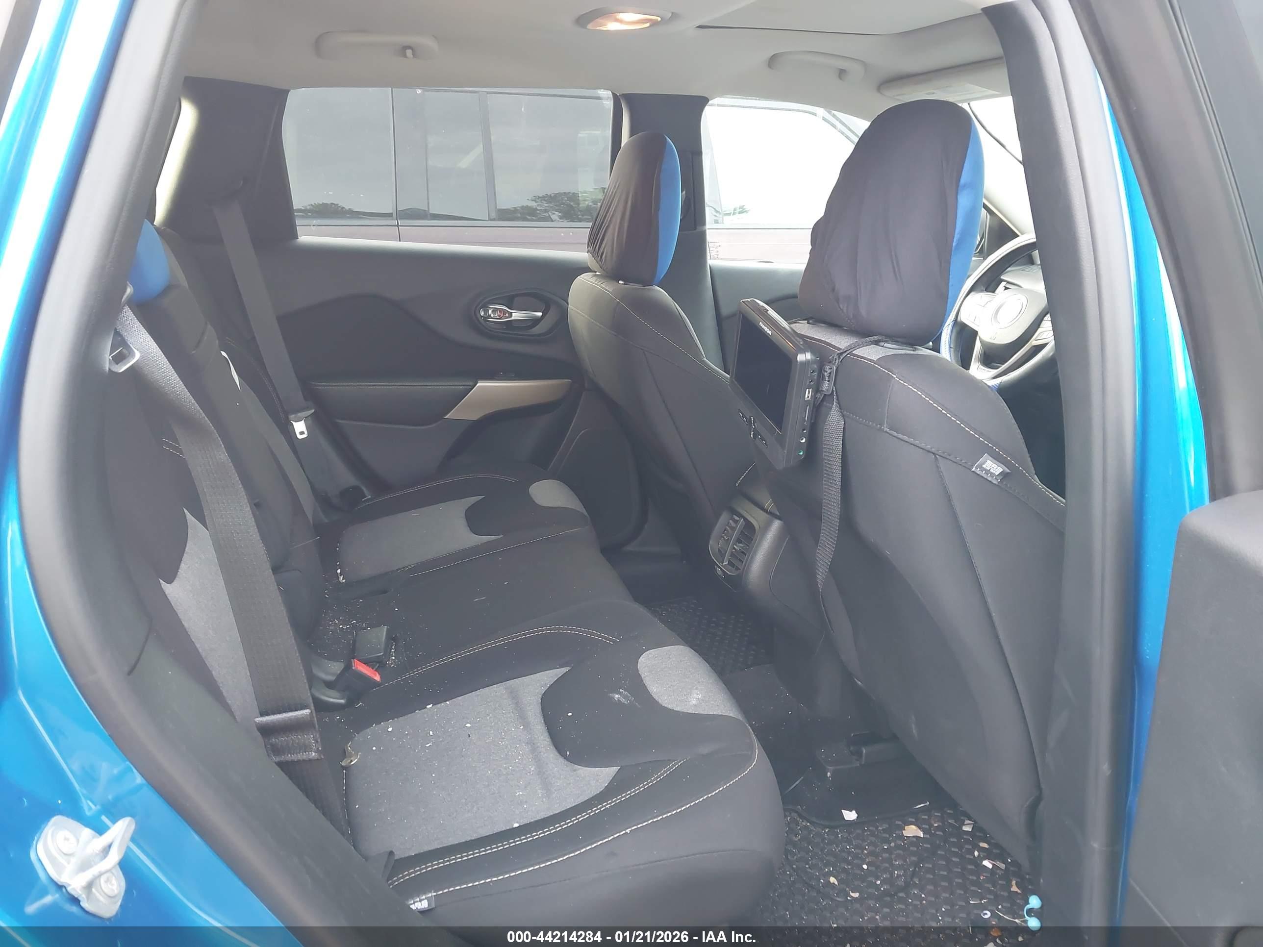JEEP CHEROKEE image 8