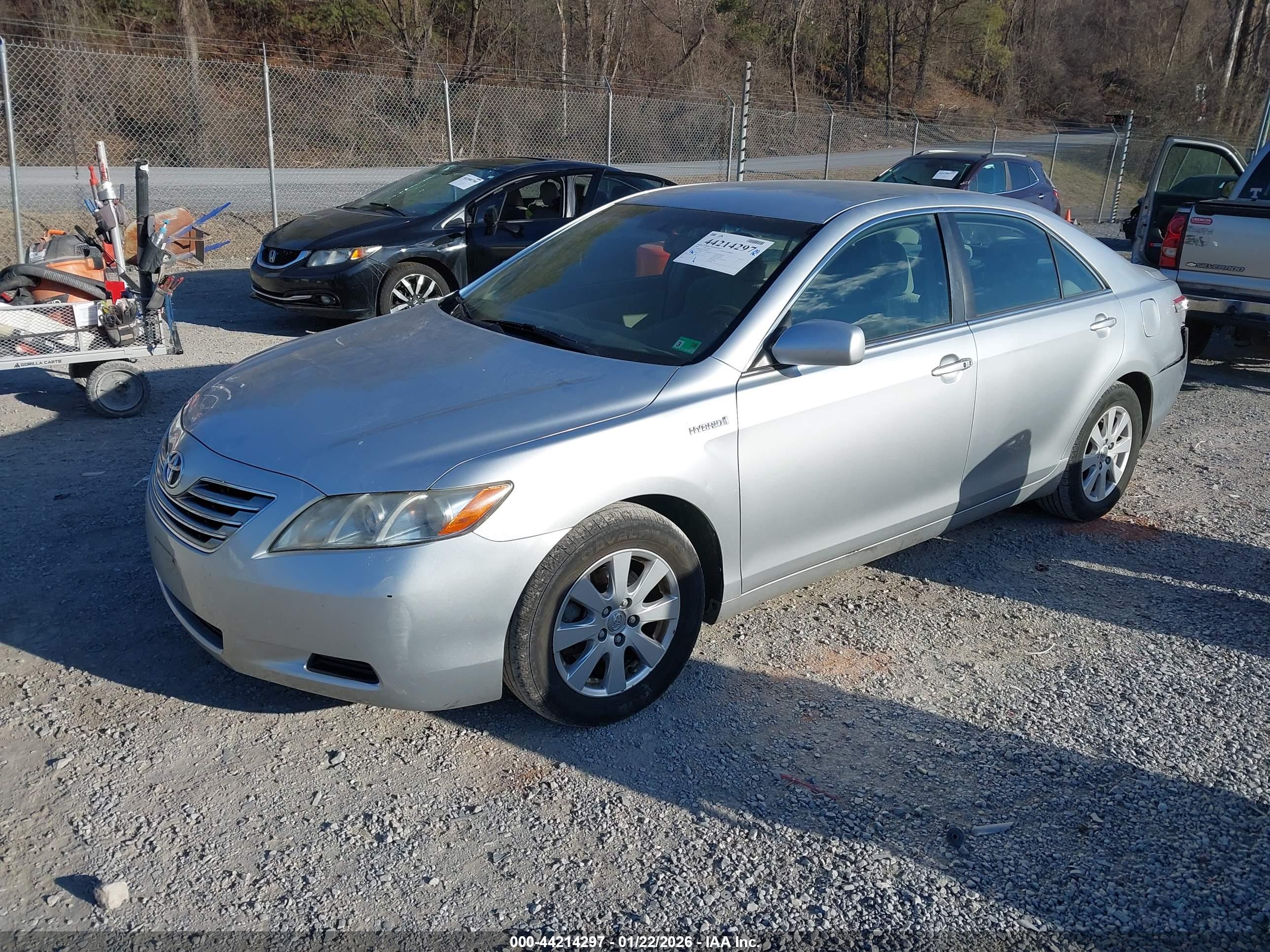 TOYOTA CAMRY image 2