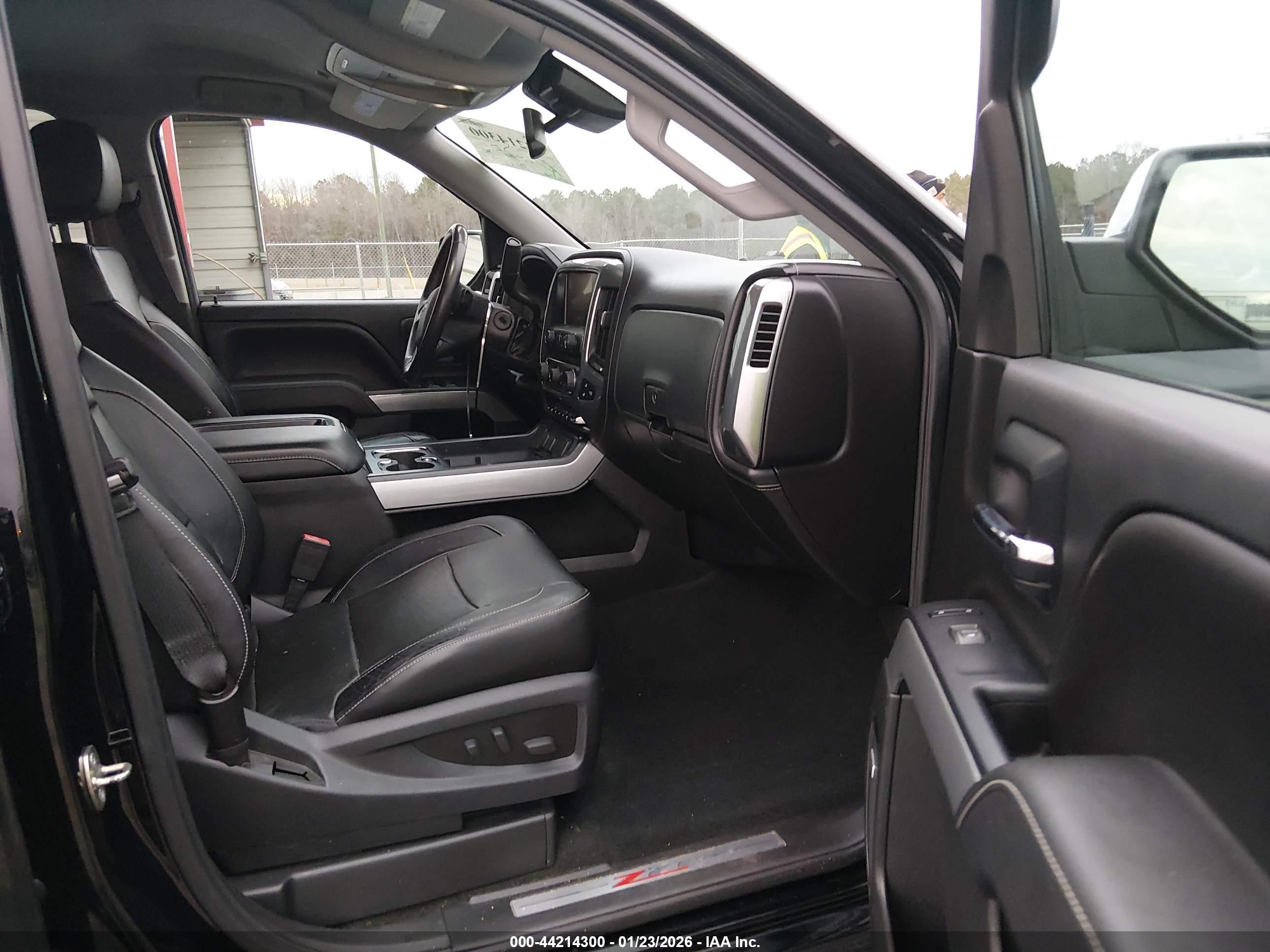 CHEVROLET SILVERADO image 5