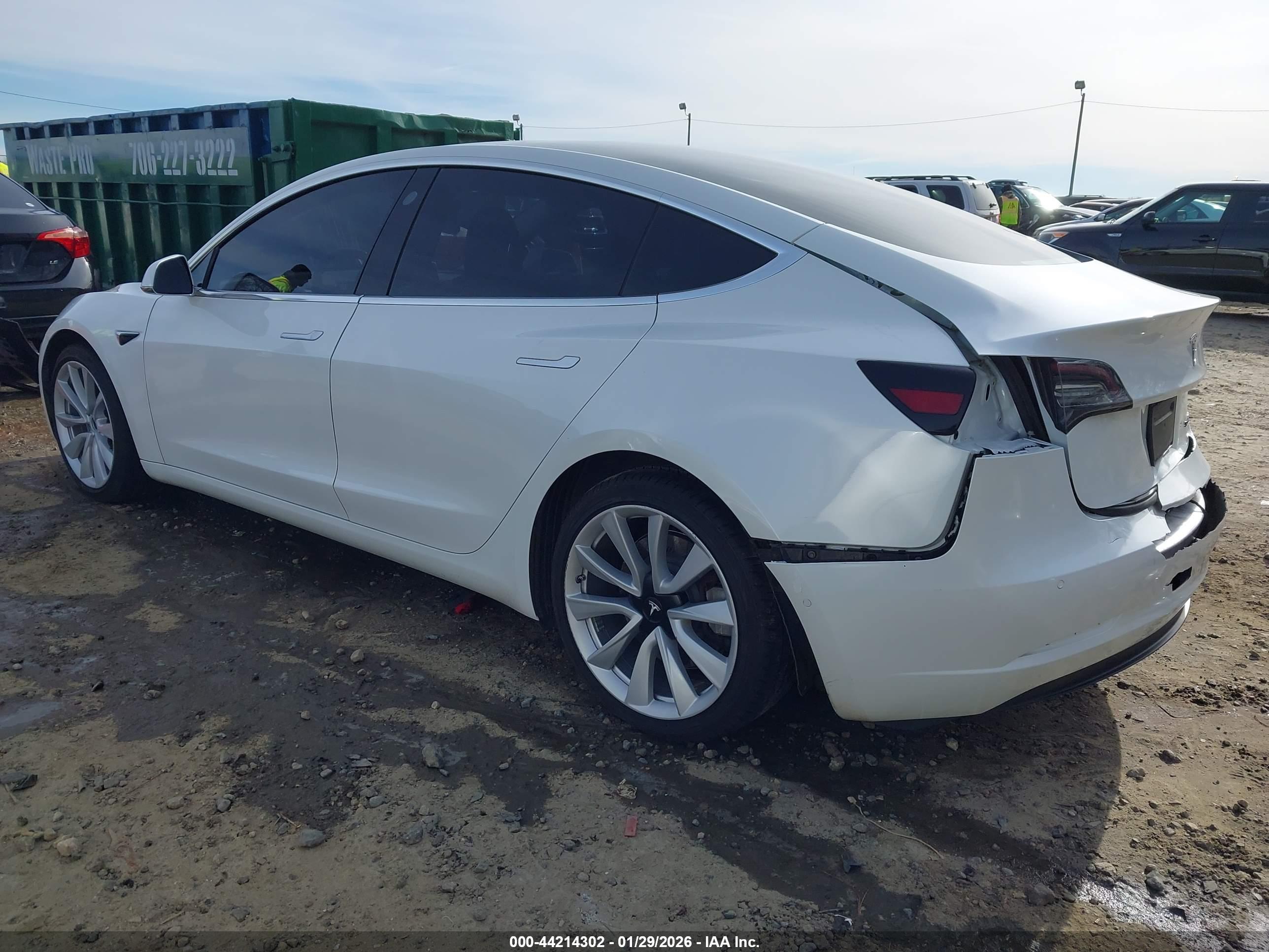 TESLA MODEL image 3