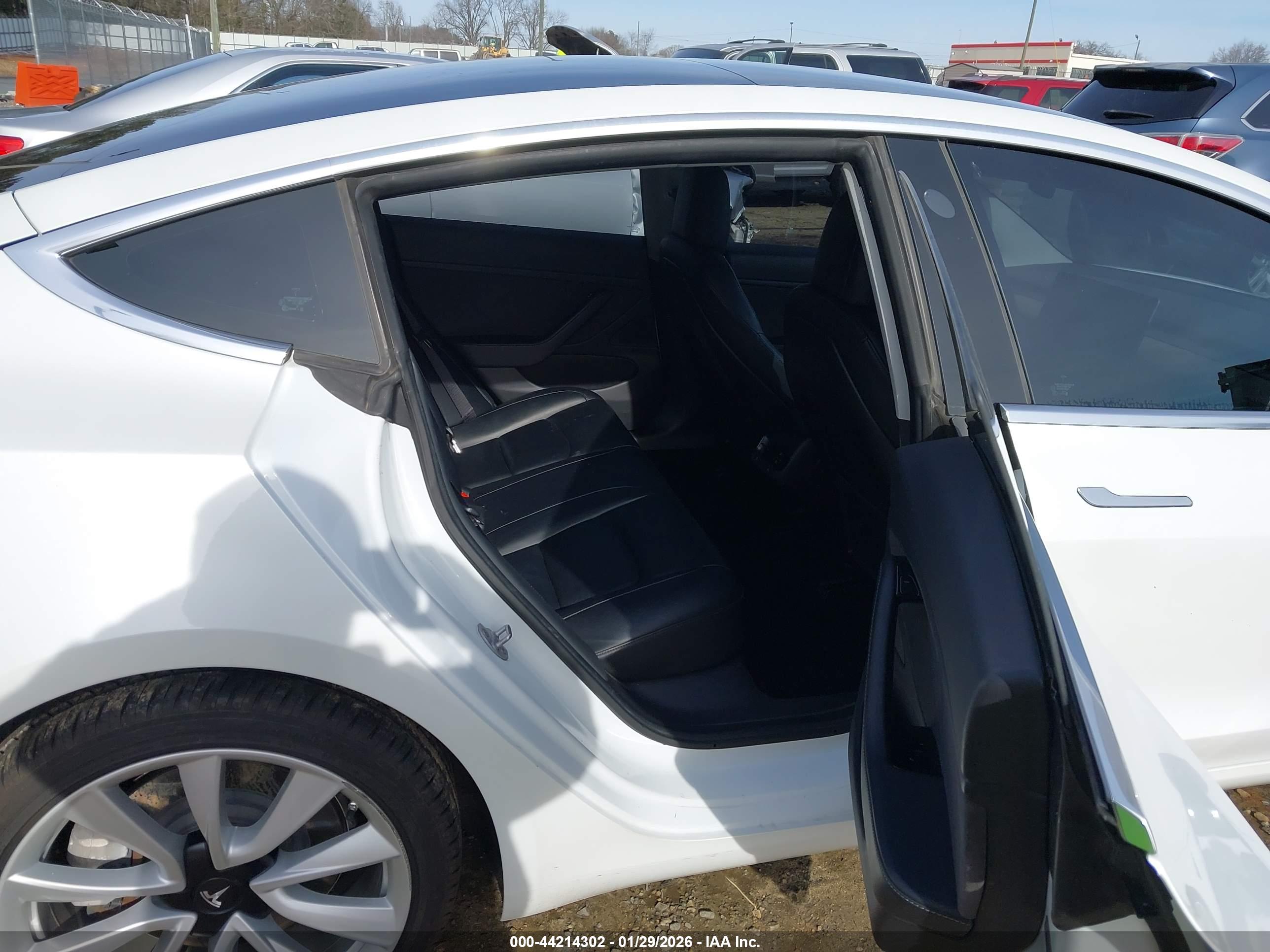 TESLA MODEL image 8